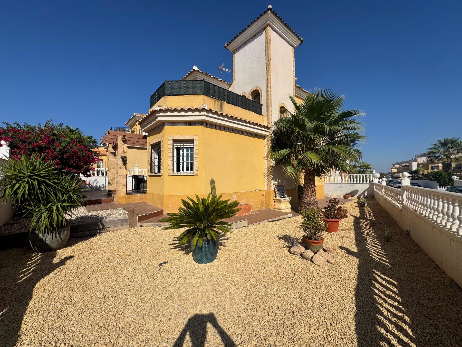 Resale - 3 Bedroom 2 Bathroom Chalet in Algorfa - LO CRISPIN - Alicante Resale - 3 Bedroom 2 Bathroom Chalet in Algorfa - LO CRISPIN - Alicante