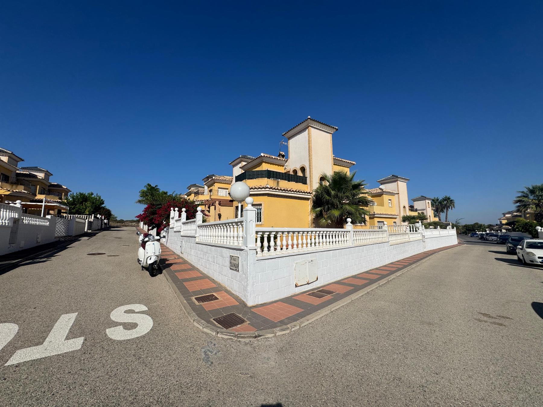 Resale - 3 Bedroom 2 Bathroom Chalet in Algorfa - LO CRISPIN - Alicante Resale - 3 Bedroom 2 Bathroom Chalet in Algorfa - LO CRISPIN - Alicante