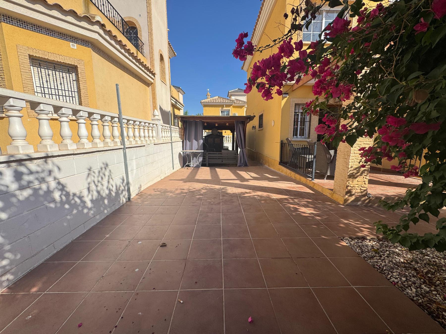 Resale - 3 Bedroom 2 Bathroom Chalet in Algorfa - LO CRISPIN - Alicante Resale - 3 Bedroom 2 Bathroom Chalet in Algorfa - LO CRISPIN - Alicante