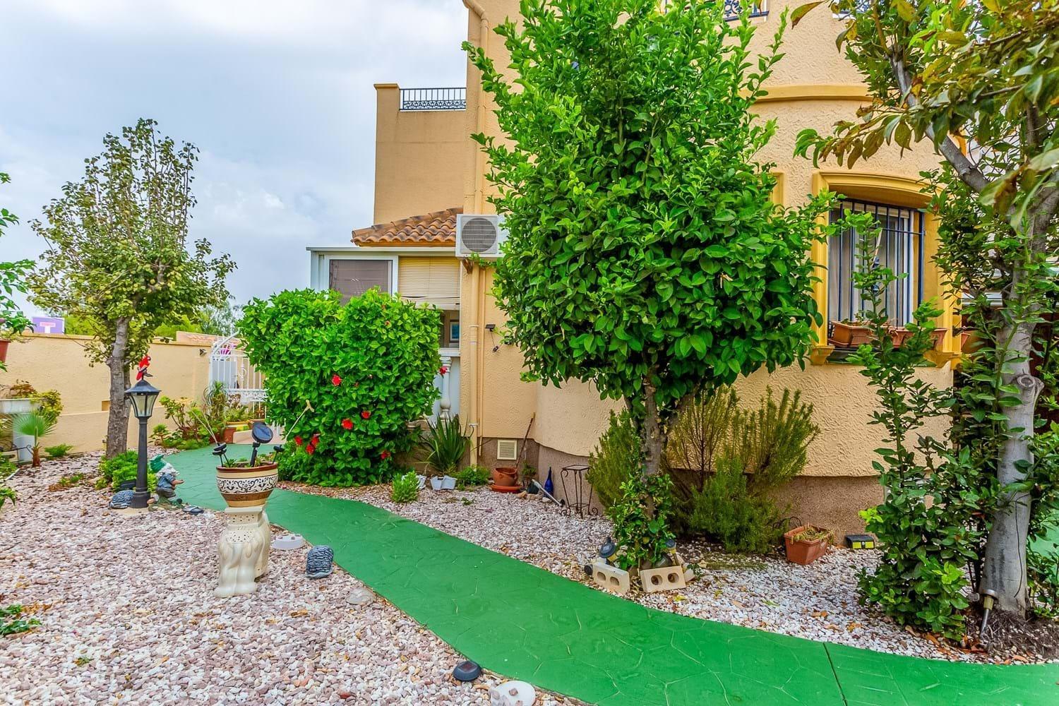 Resale - 3 Bedroom 2 Bathroom Chalet in Orihuela Costa - La Zenia- Orihuela costa - Alicante Resale - 3 Bedroom 2 Bathroom Chalet in Orihuela Costa - La Zenia- Orihuela costa - Alicante