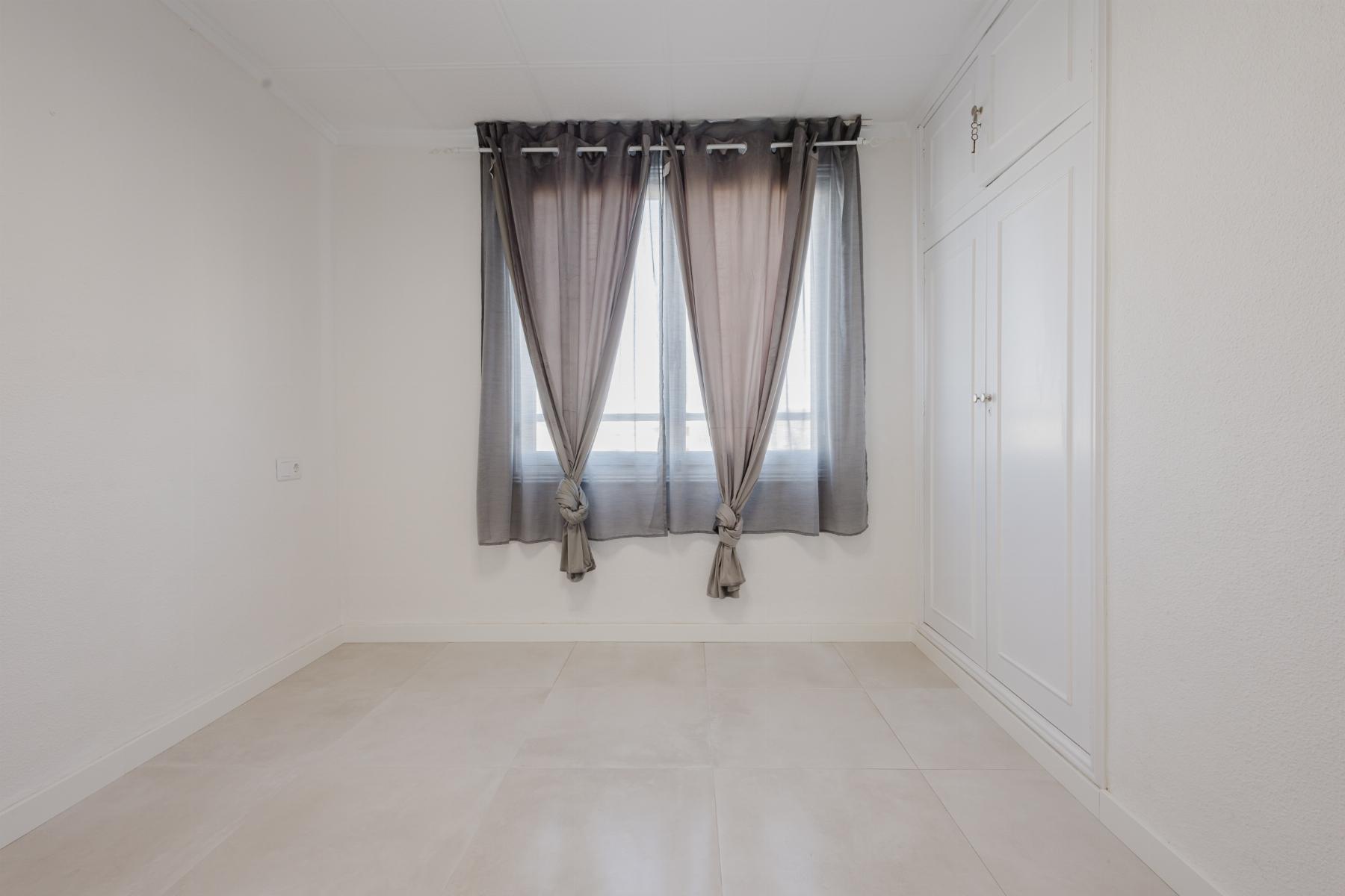 Resale - 3 Bedroom 2 Bathroom Apartamento in Torrevieja - Playa del Acequión - Alicante Resale - 3 Bedroom 2 Bathroom Apartamento in Torrevieja - Playa del Acequión - Alicante
