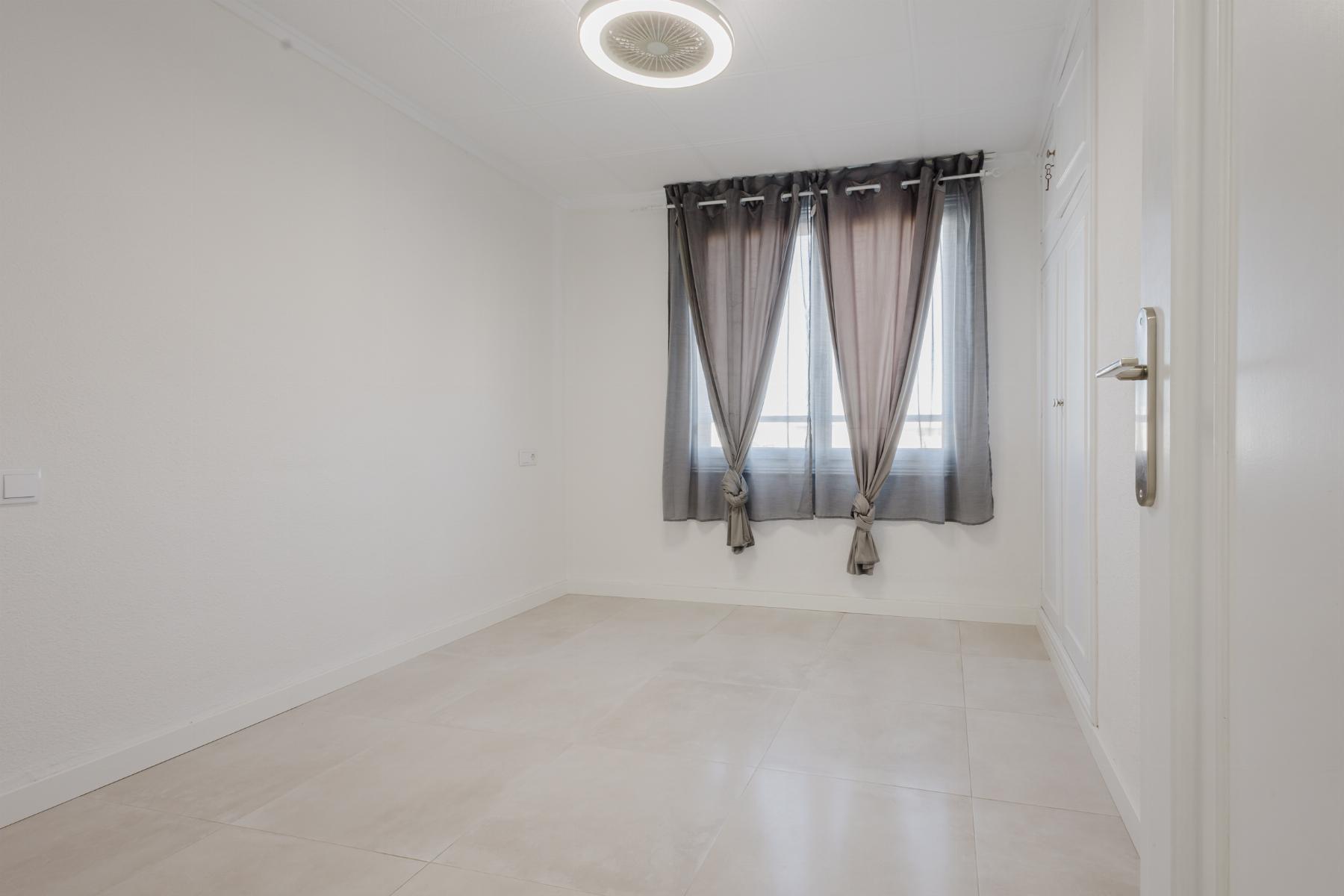 Resale - 3 Bedroom 2 Bathroom Apartamento in Torrevieja - Playa del Acequión - Alicante Resale - 3 Bedroom 2 Bathroom Apartamento in Torrevieja - Playa del Acequión - Alicante