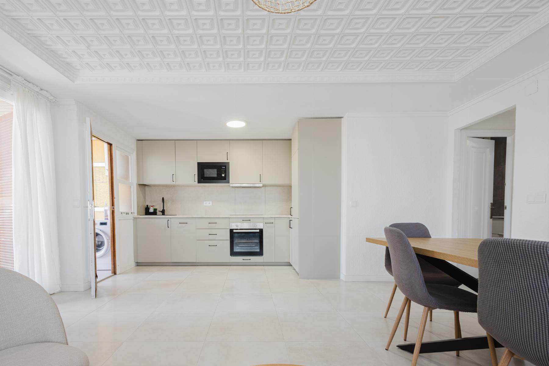 Resale - 3 Bedroom 2 Bathroom Apartamento in Torrevieja - Playa del Acequión - Alicante Resale - 3 Bedroom 2 Bathroom Apartamento in Torrevieja - Playa del Acequión - Alicante