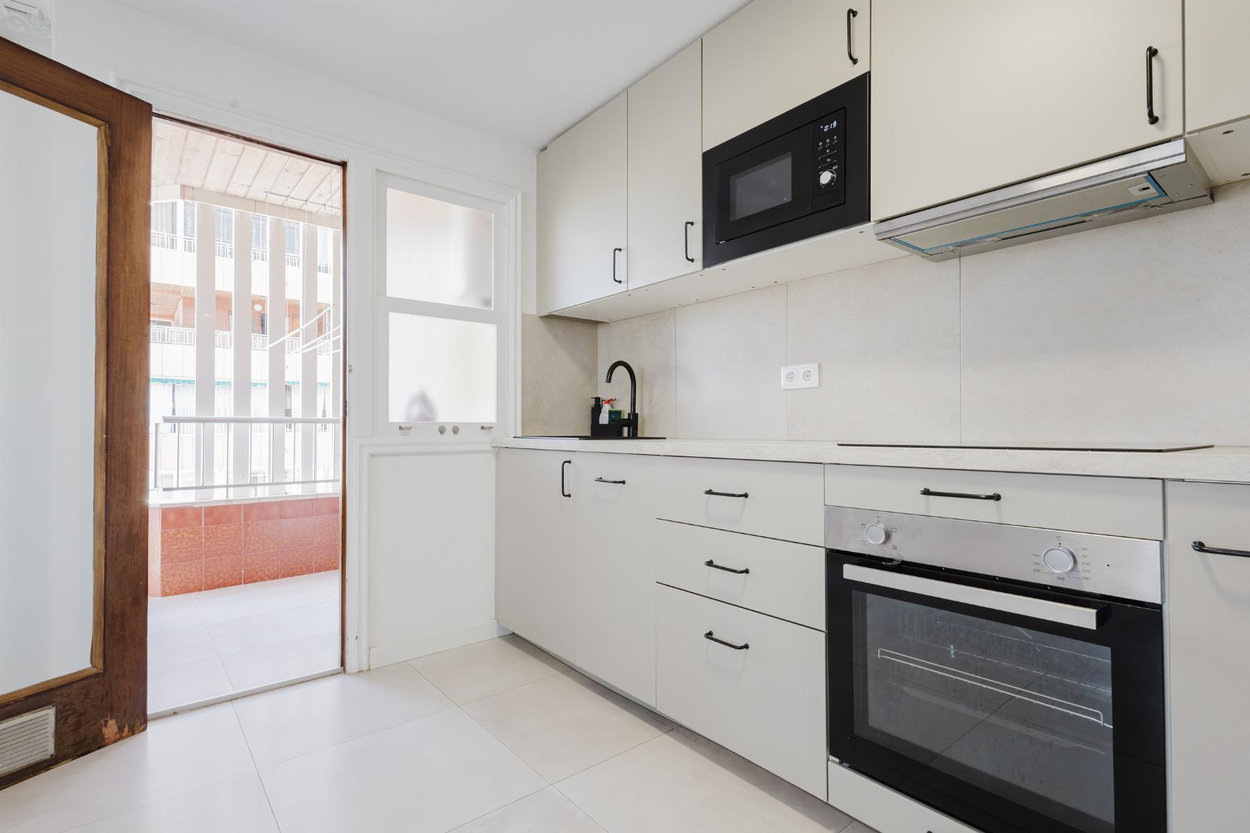 Resale - 3 Bedroom 2 Bathroom Apartamento in Torrevieja - Playa del Acequión - Alicante Resale - 3 Bedroom 2 Bathroom Apartamento in Torrevieja - Playa del Acequión - Alicante