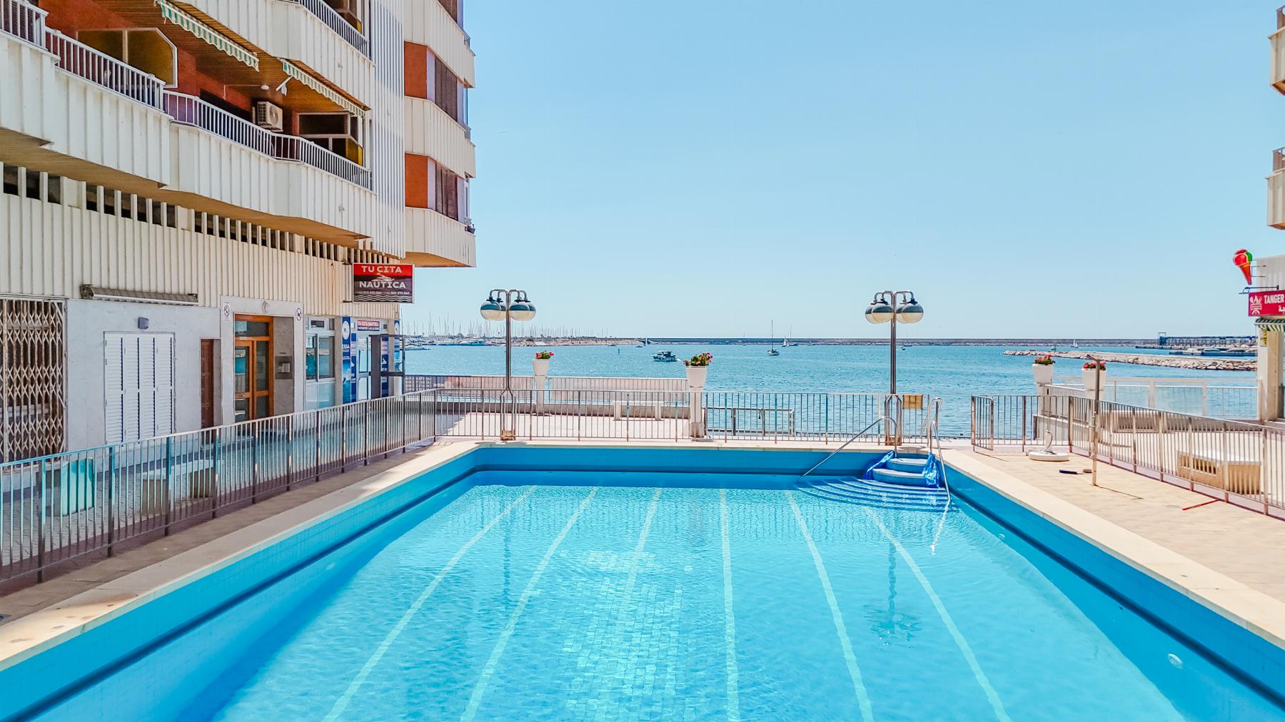 Resale - 3 Bedroom 2 Bathroom Apartamento in Torrevieja - Playa del Acequión - Alicante Resale - 3 Bedroom 2 Bathroom Apartamento in Torrevieja - Playa del Acequión - Alicante