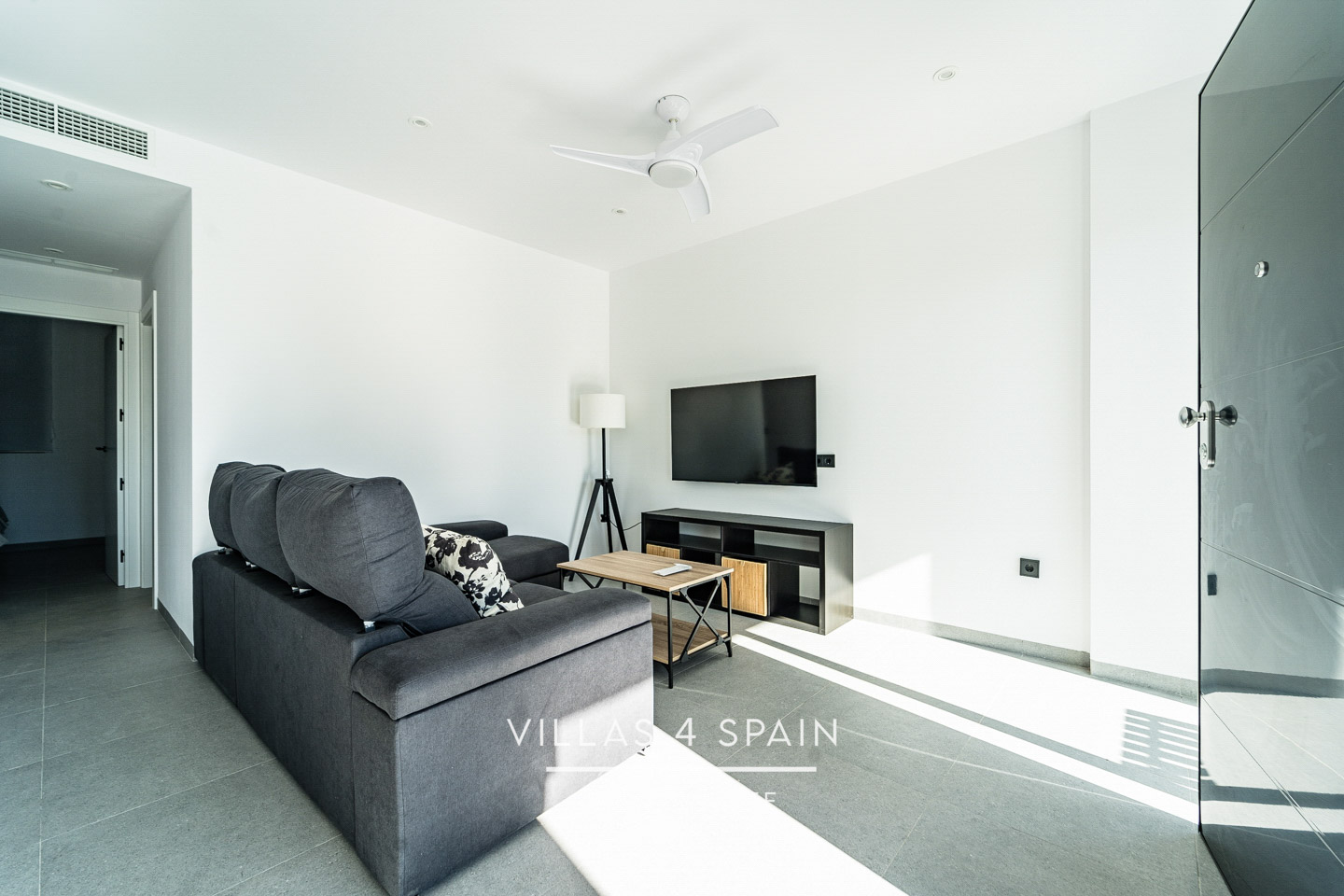 Resale - 2 Bedroom 2 Bathroom Corner Villa with Private Pool and parking - av. de la libertad - Murcia