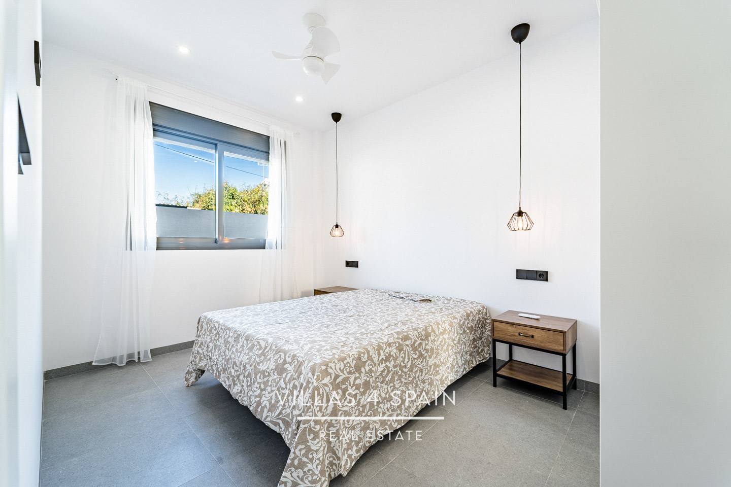 Resale - 2 Bedroom 2 Bathroom Corner Villa with Private Pool and parking - av. de la libertad - Murcia