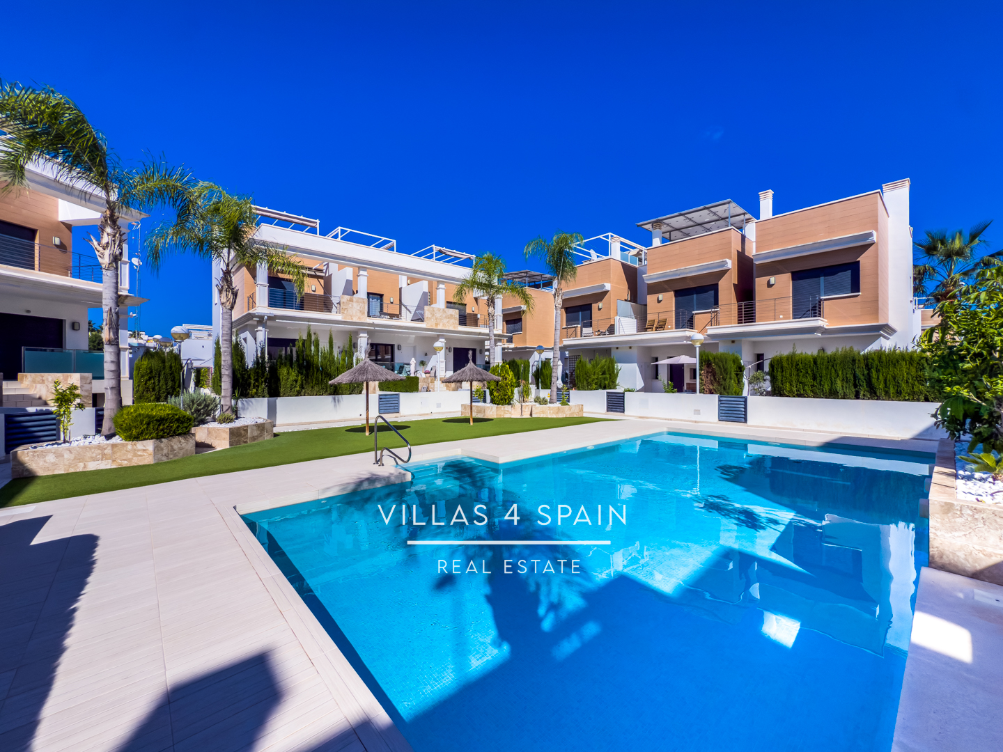 3 Bedroom 3 Bathroom Corner Plot with Community Pool in Ciudad Quesada