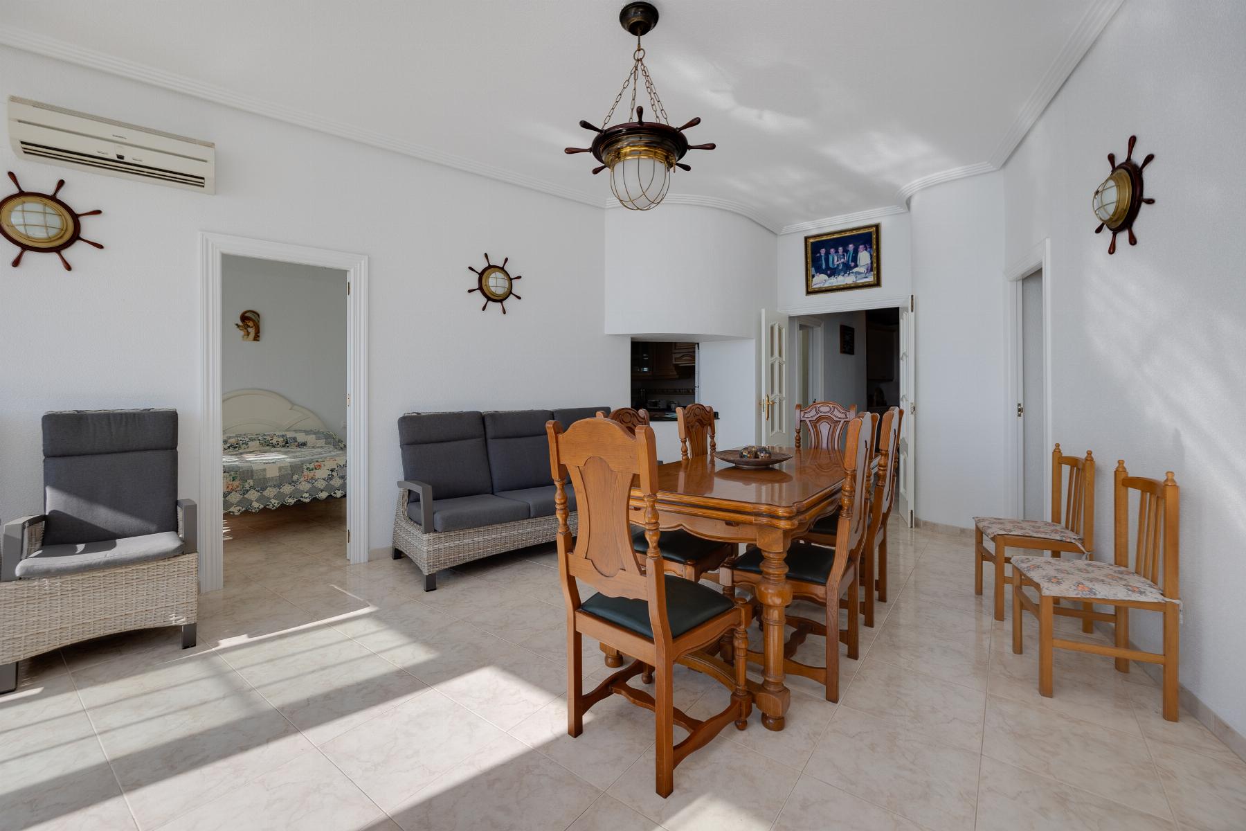Resale - 4 Bedroom 2 Bathroom Apartamento in Torrevieja - Playa del Acequión - Alicante Resale - 4 Bedroom 2 Bathroom Apartamento in Torrevieja - Playa del Acequión - Alicante