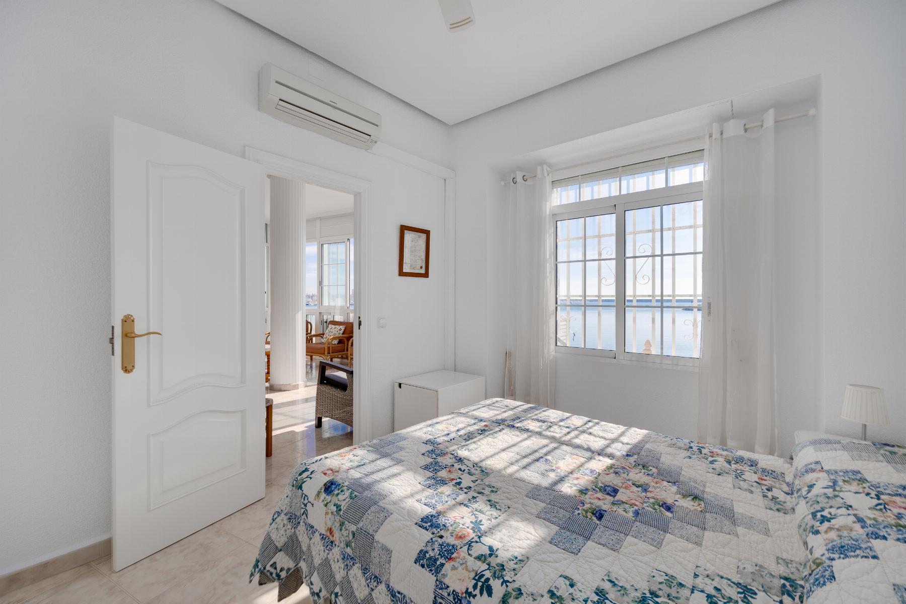 Resale - 4 Bedroom 2 Bathroom Apartamento in Torrevieja - Playa del Acequión - Alicante Resale - 4 Bedroom 2 Bathroom Apartamento in Torrevieja - Playa del Acequión - Alicante