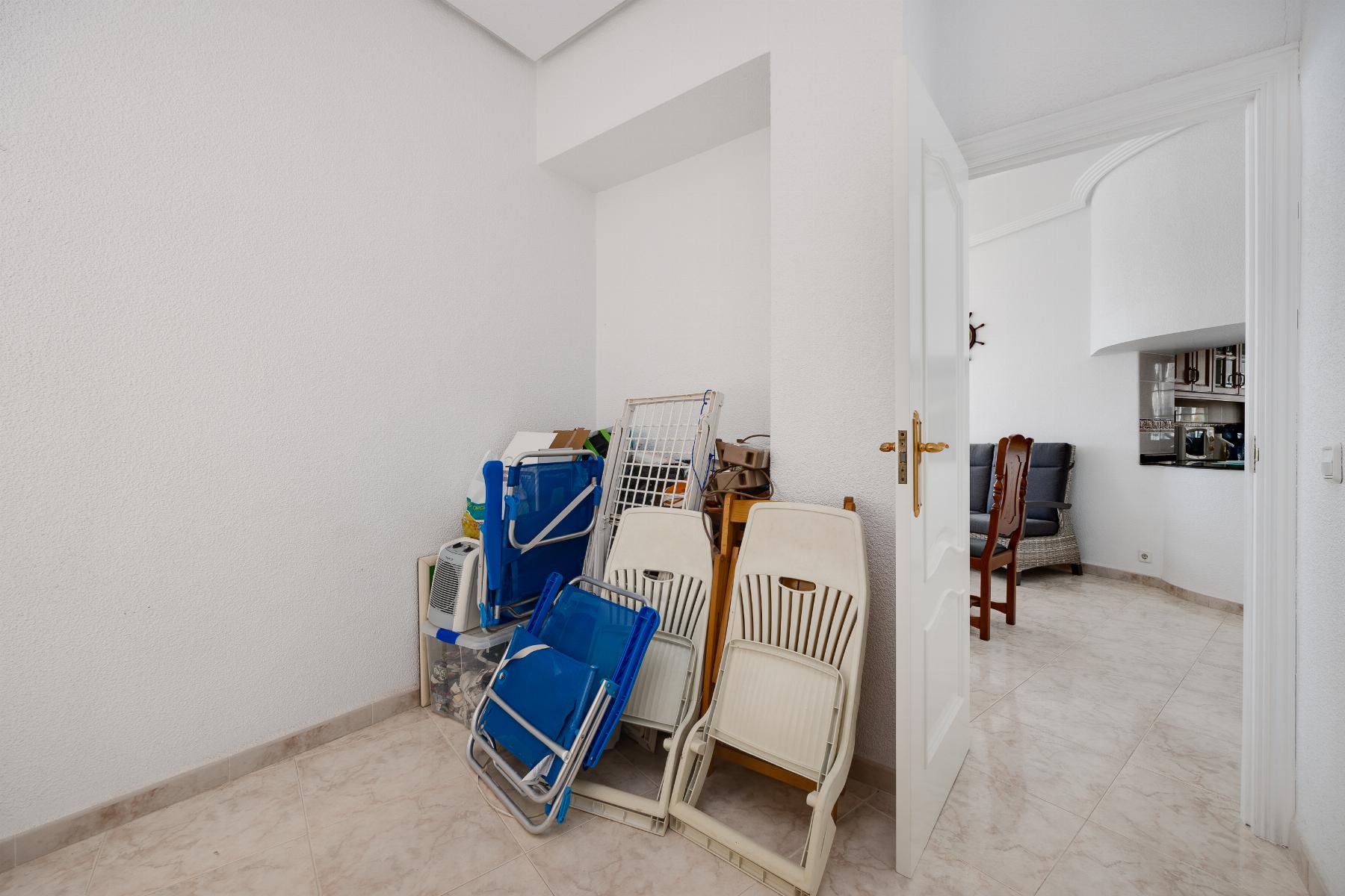 Resale - 4 Bedroom 2 Bathroom Apartamento in Torrevieja - Playa del Acequión - Alicante Resale - 4 Bedroom 2 Bathroom Apartamento in Torrevieja - Playa del Acequión - Alicante