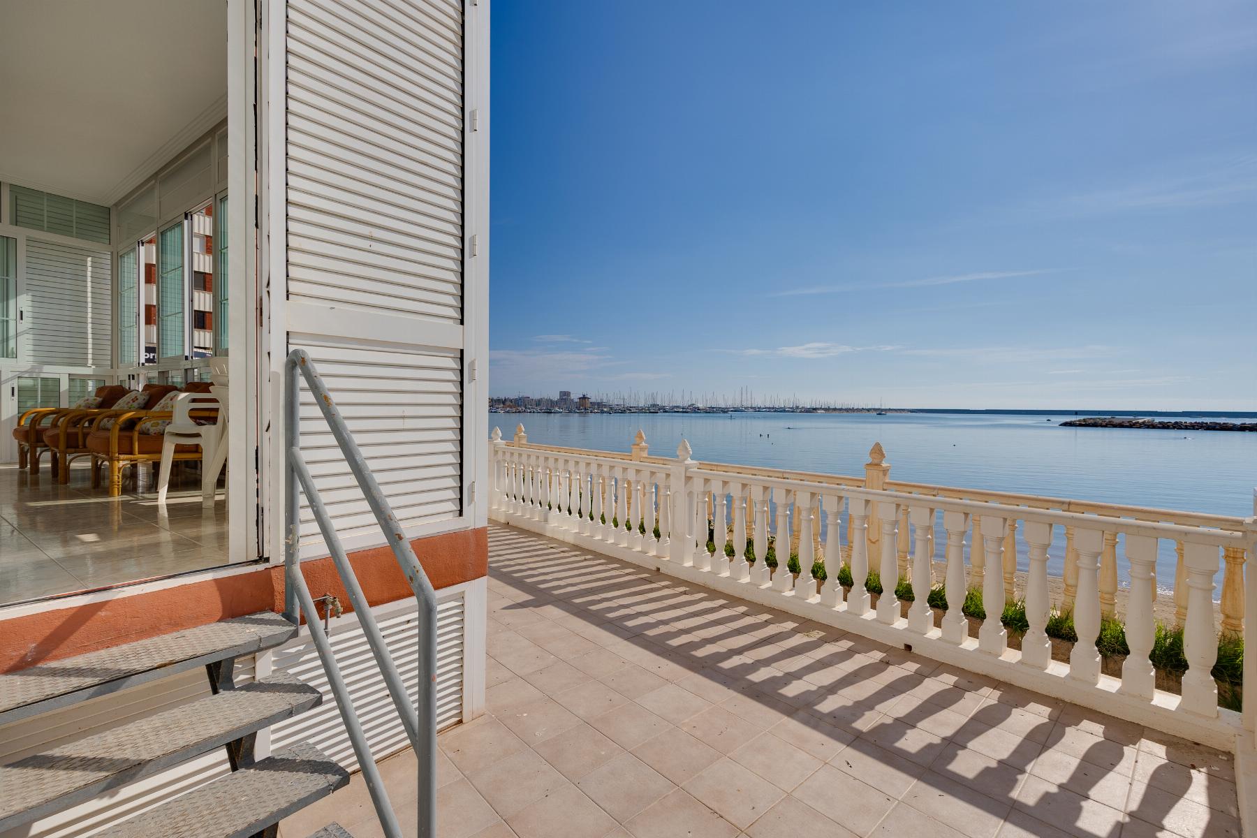 Resale - 4 Bedroom 2 Bathroom Apartamento in Torrevieja - Playa del Acequión - Alicante Resale - 4 Bedroom 2 Bathroom Apartamento in Torrevieja - Playa del Acequión - Alicante