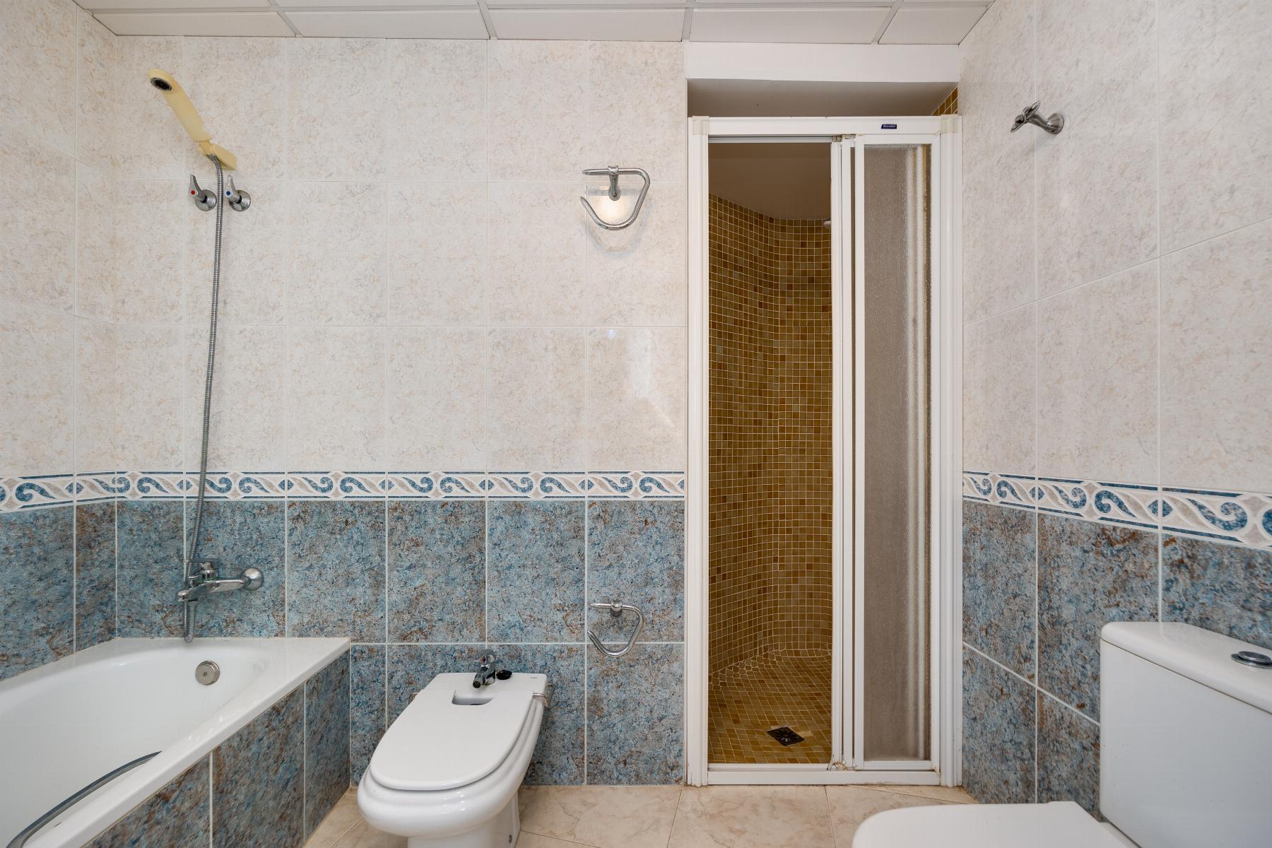 Resale - 4 Bedroom 2 Bathroom Apartamento in Torrevieja - Playa del Acequión - Alicante Resale - 4 Bedroom 2 Bathroom Apartamento in Torrevieja - Playa del Acequión - Alicante