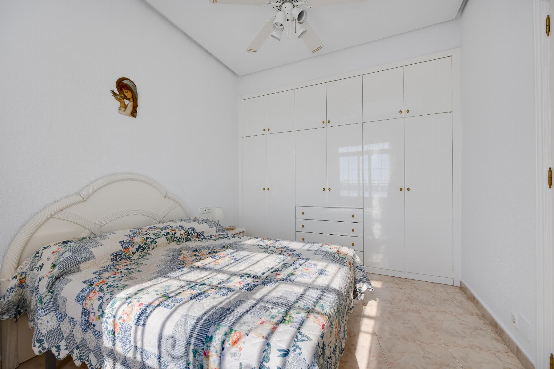Resale - 4 Bedroom 2 Bathroom Apartamento in Torrevieja - Playa del Acequión - Alicante Resale - 4 Bedroom 2 Bathroom Apartamento in Torrevieja - Playa del Acequión - Alicante