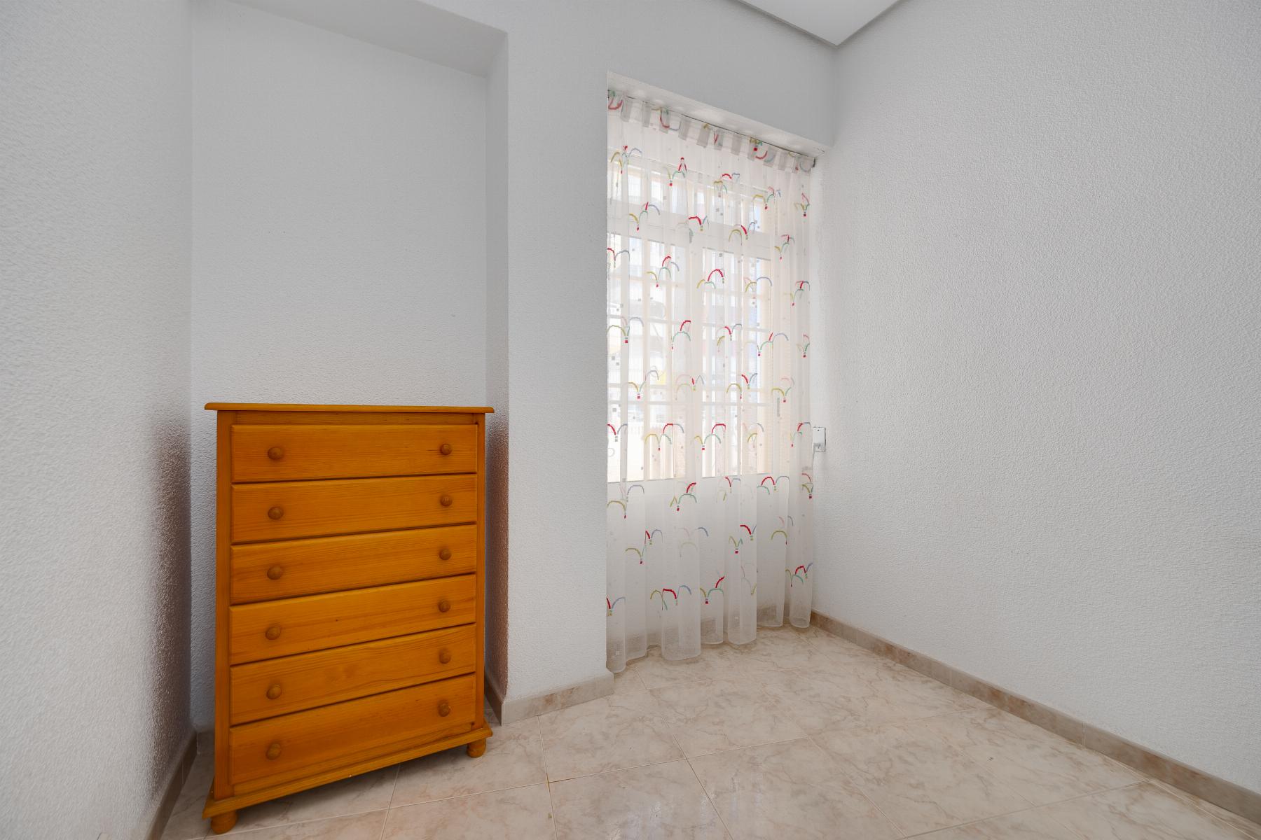 Resale - 4 Bedroom 2 Bathroom Apartamento in Torrevieja - Playa del Acequión - Alicante Resale - 4 Bedroom 2 Bathroom Apartamento in Torrevieja - Playa del Acequión - Alicante