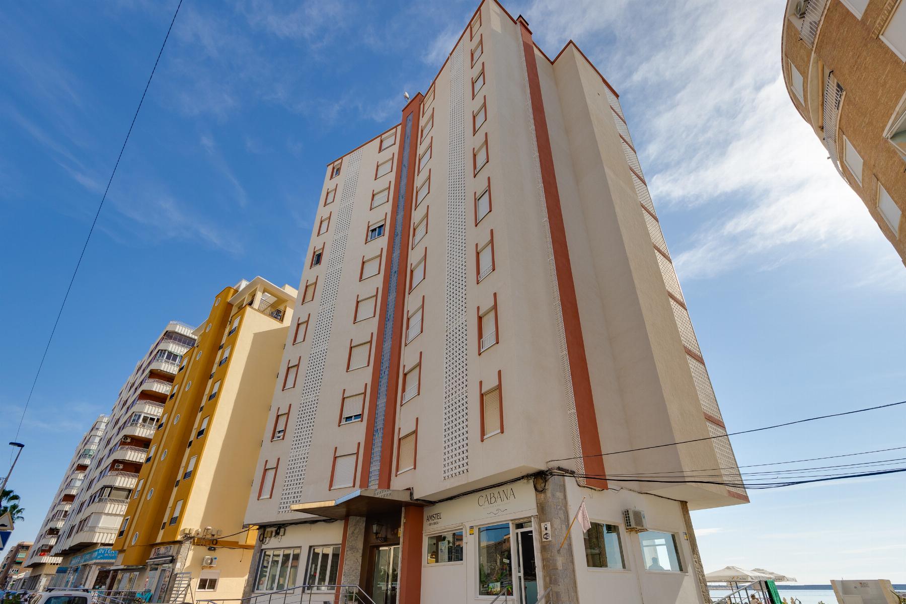 Resale - 4 Bedroom 2 Bathroom Apartamento in Torrevieja - Playa del Acequión - Alicante Resale - 4 Bedroom 2 Bathroom Apartamento in Torrevieja - Playa del Acequión - Alicante