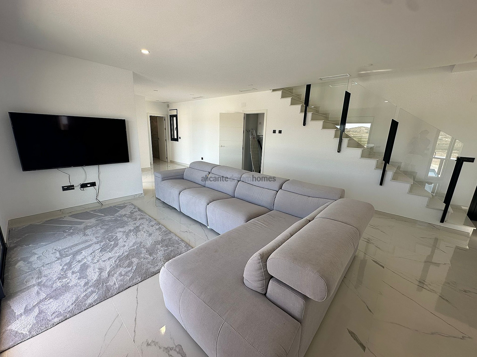 Resale - 4 Bedroom 3 Bathroom Villa in Pinoso - , Pinoso, Alicante, Spain - Alicante