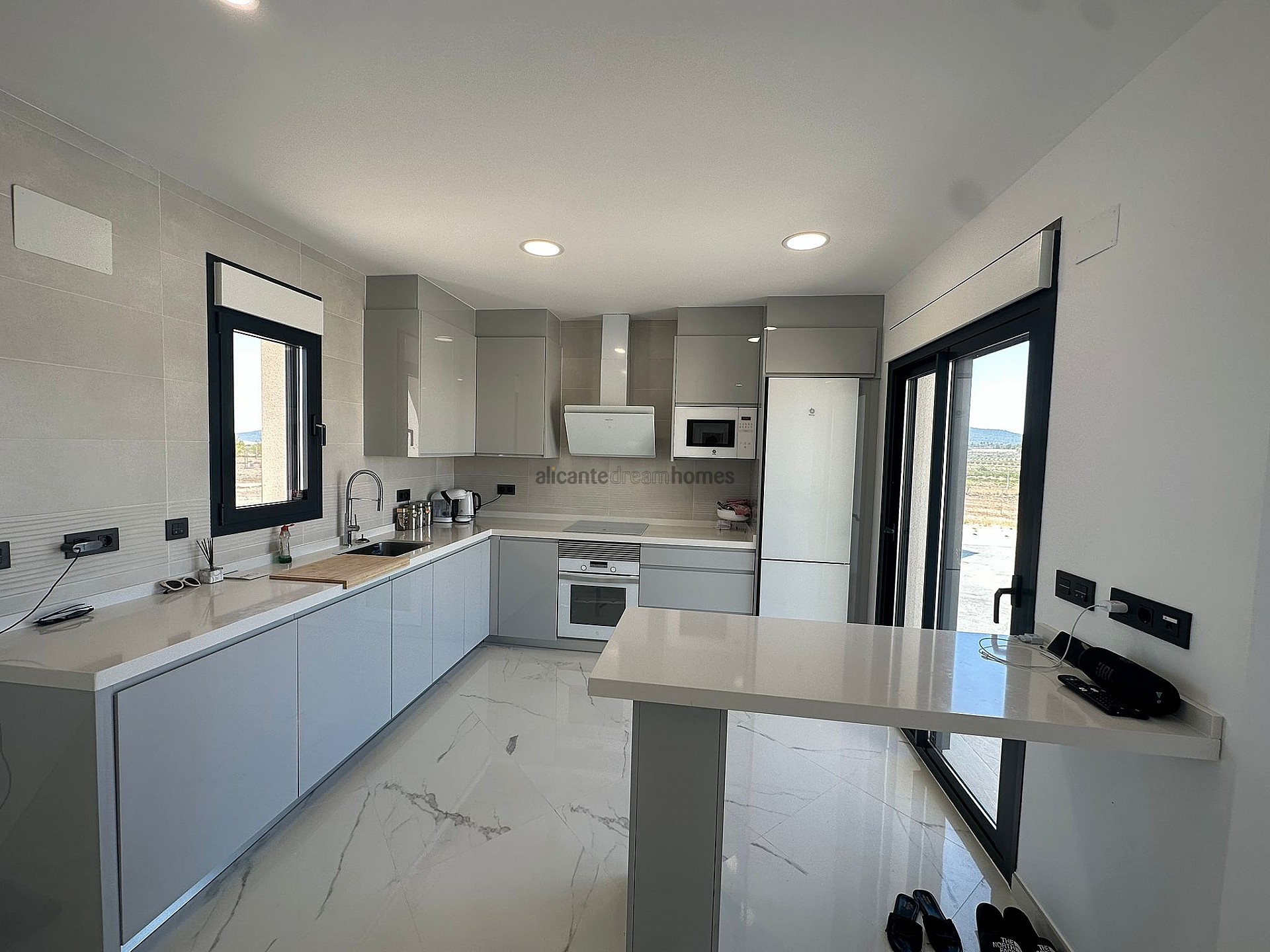 Resale - 4 Bedroom 3 Bathroom Villa in Pinoso - , Pinoso, Alicante, Spain - Alicante