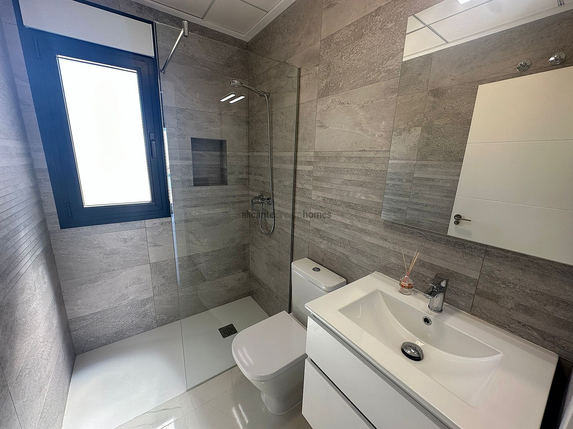 Resale - 4 Bedroom 3 Bathroom Villa in Pinoso - , Pinoso, Alicante, Spain - Alicante