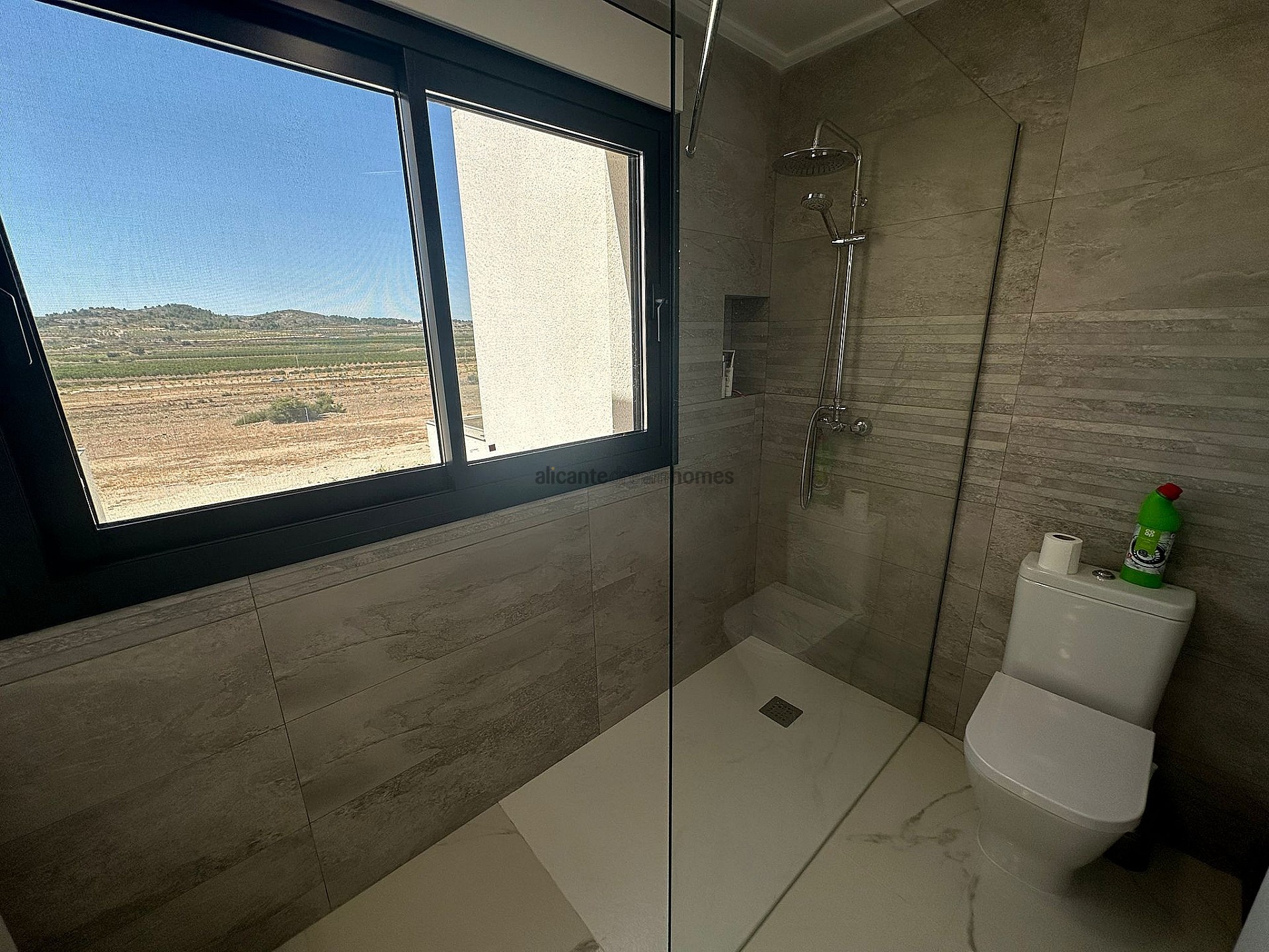 Resale - 4 Bedroom 3 Bathroom Villa in Pinoso - , Pinoso, Alicante, Spain - Alicante