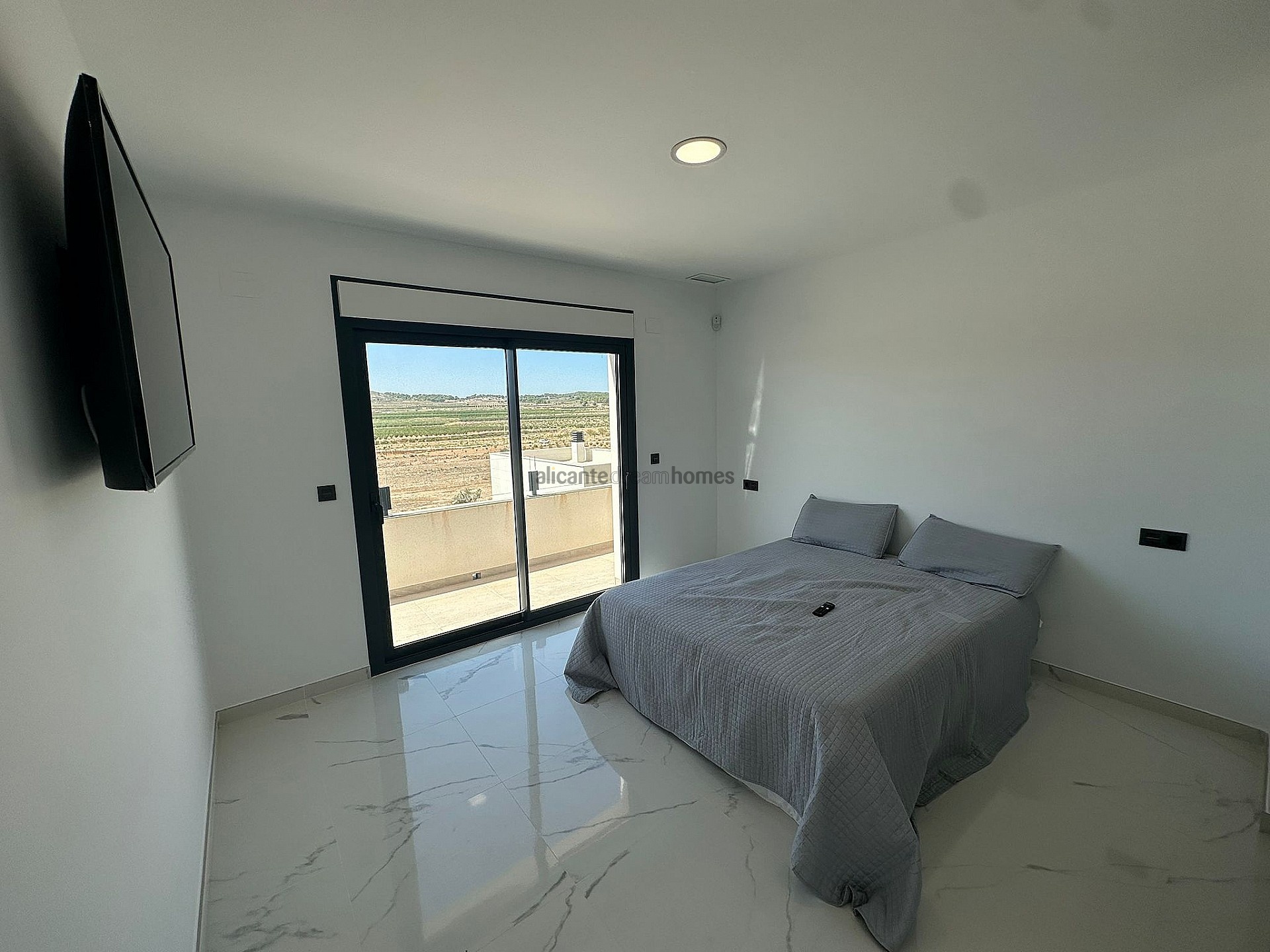 Resale - 4 Bedroom 3 Bathroom Villa in Pinoso - , Pinoso, Alicante, Spain - Alicante