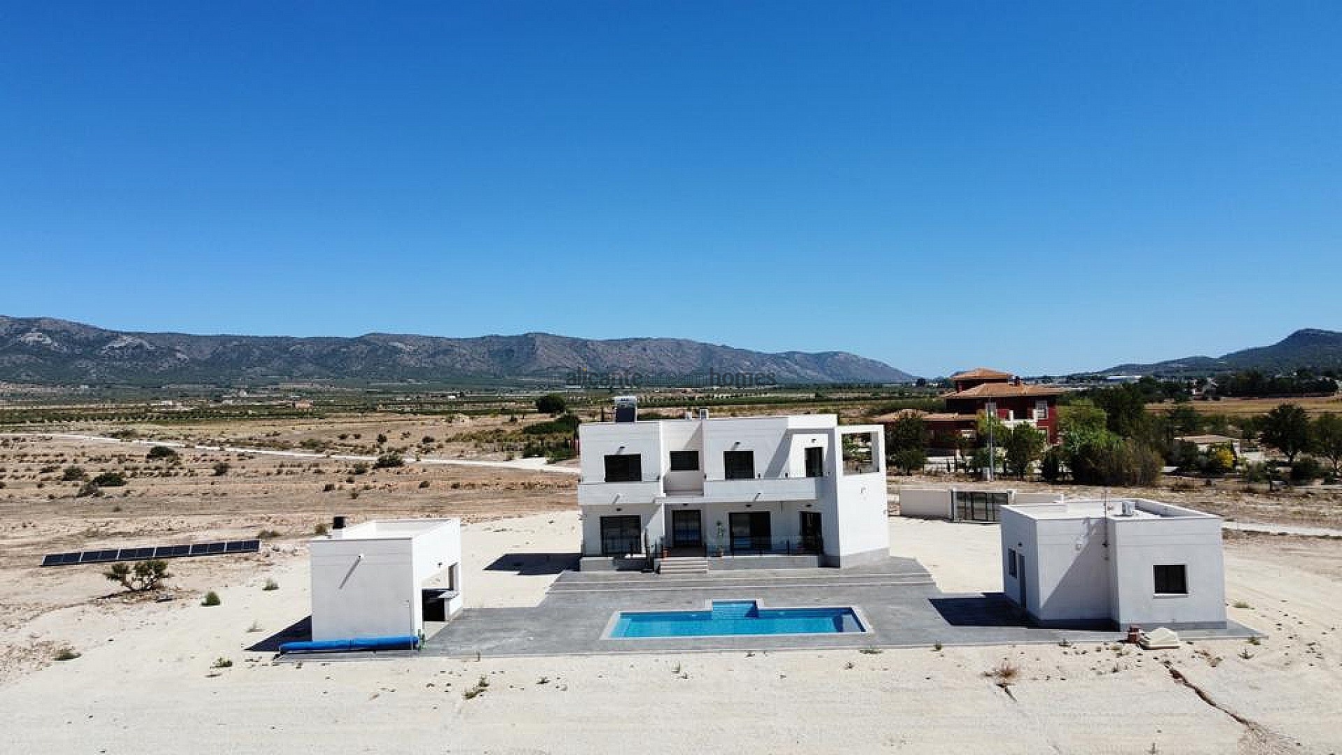 Resale - 4 Bedroom 3 Bathroom Villa in Pinoso - , Pinoso, Alicante, Spain - Alicante