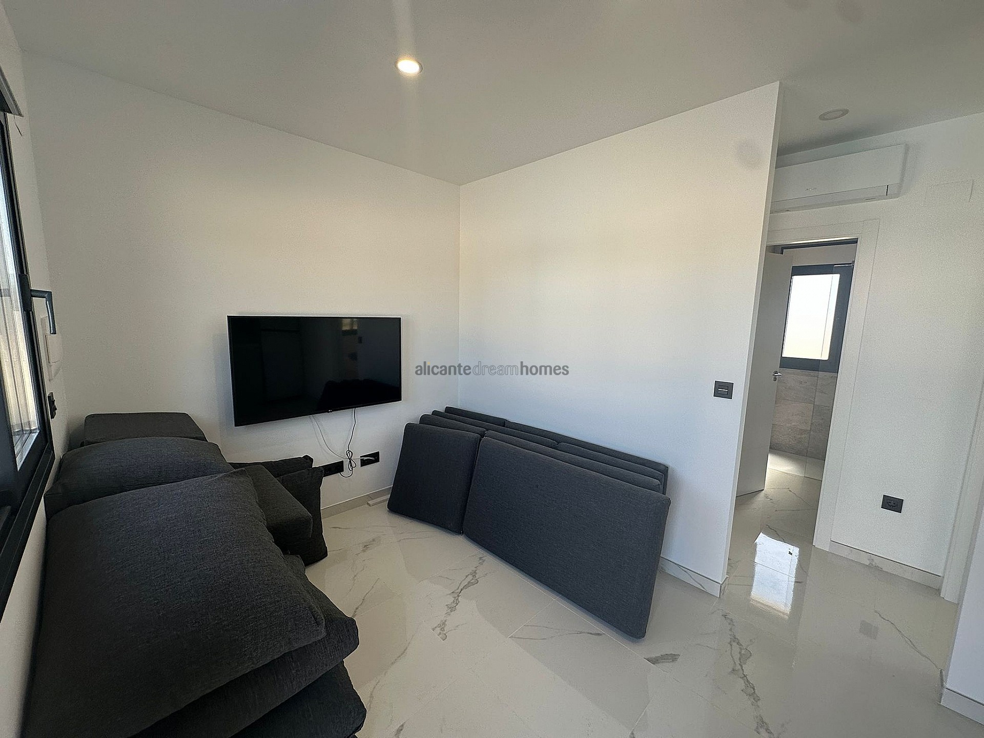 Resale - 4 Bedroom 3 Bathroom Villa in Pinoso - , Pinoso, Alicante, Spain - Alicante