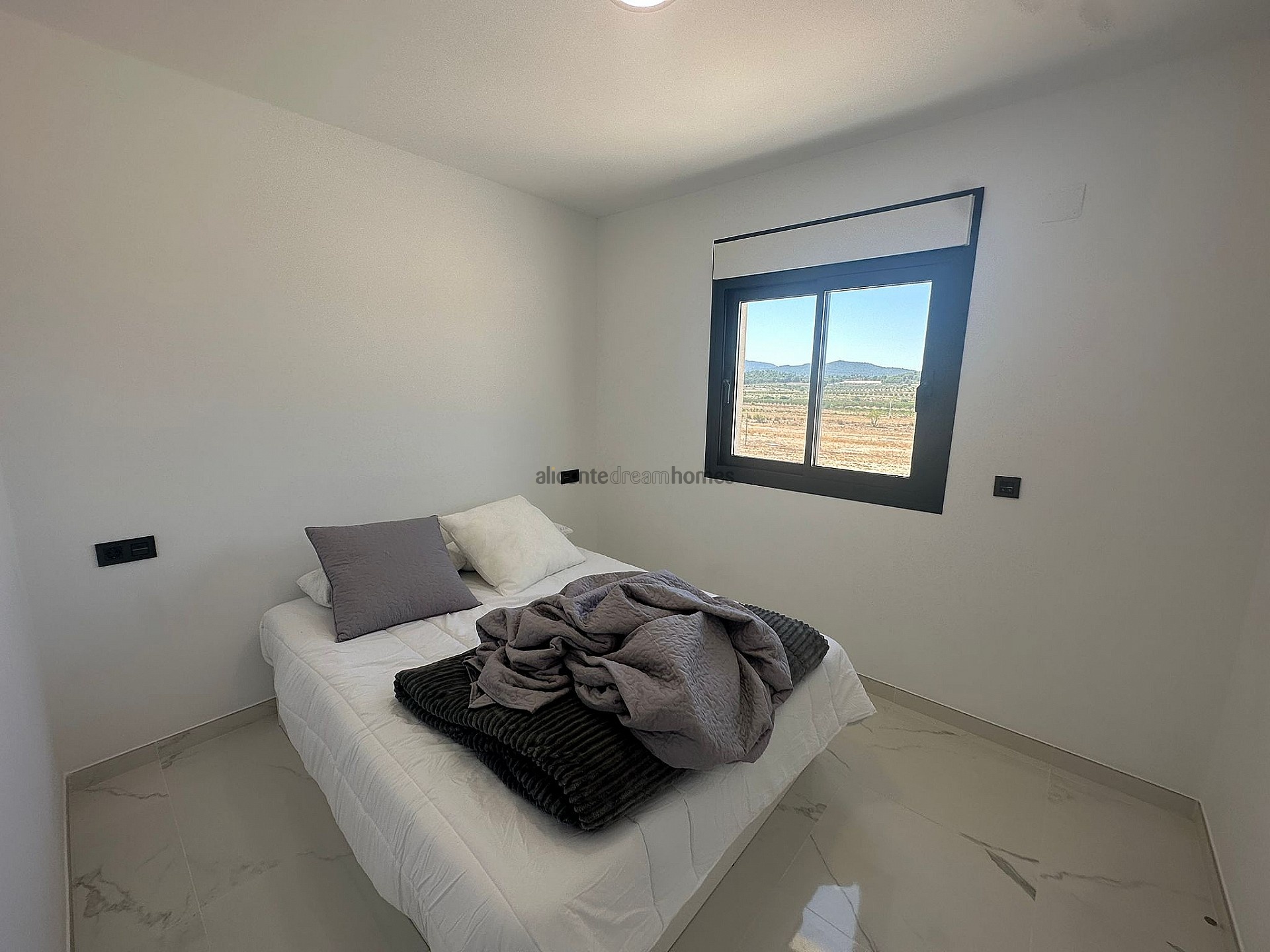 Resale - 4 Bedroom 3 Bathroom Villa in Pinoso - , Pinoso, Alicante, Spain - Alicante