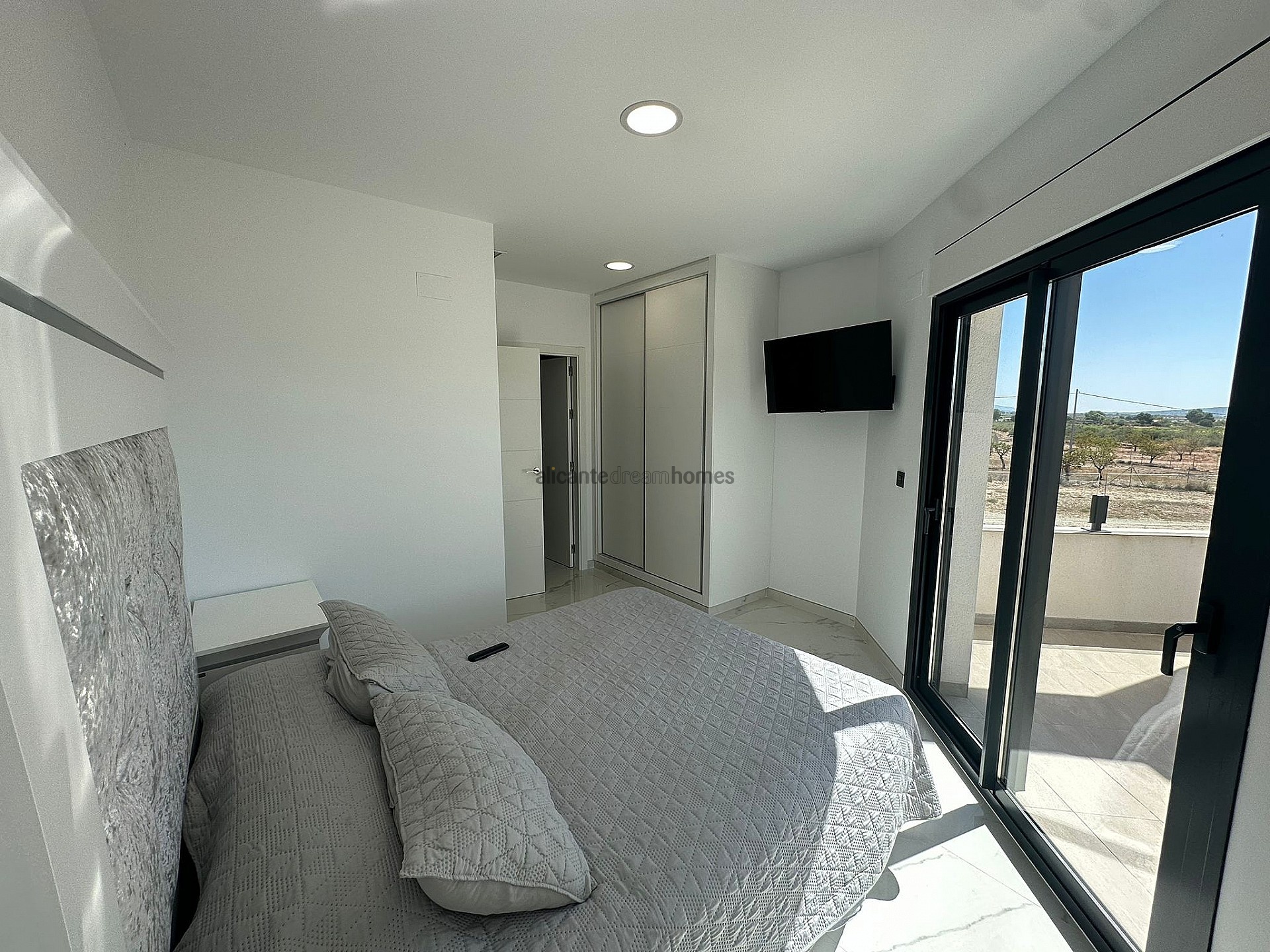 Resale - 4 Bedroom 3 Bathroom Villa in Pinoso - , Pinoso, Alicante, Spain - Alicante