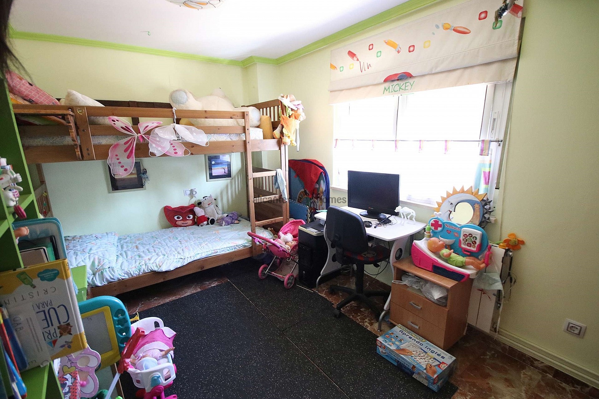 Resale - 9 Bedroom 4 Bathroom Villa in Monóvar -  - Alicante