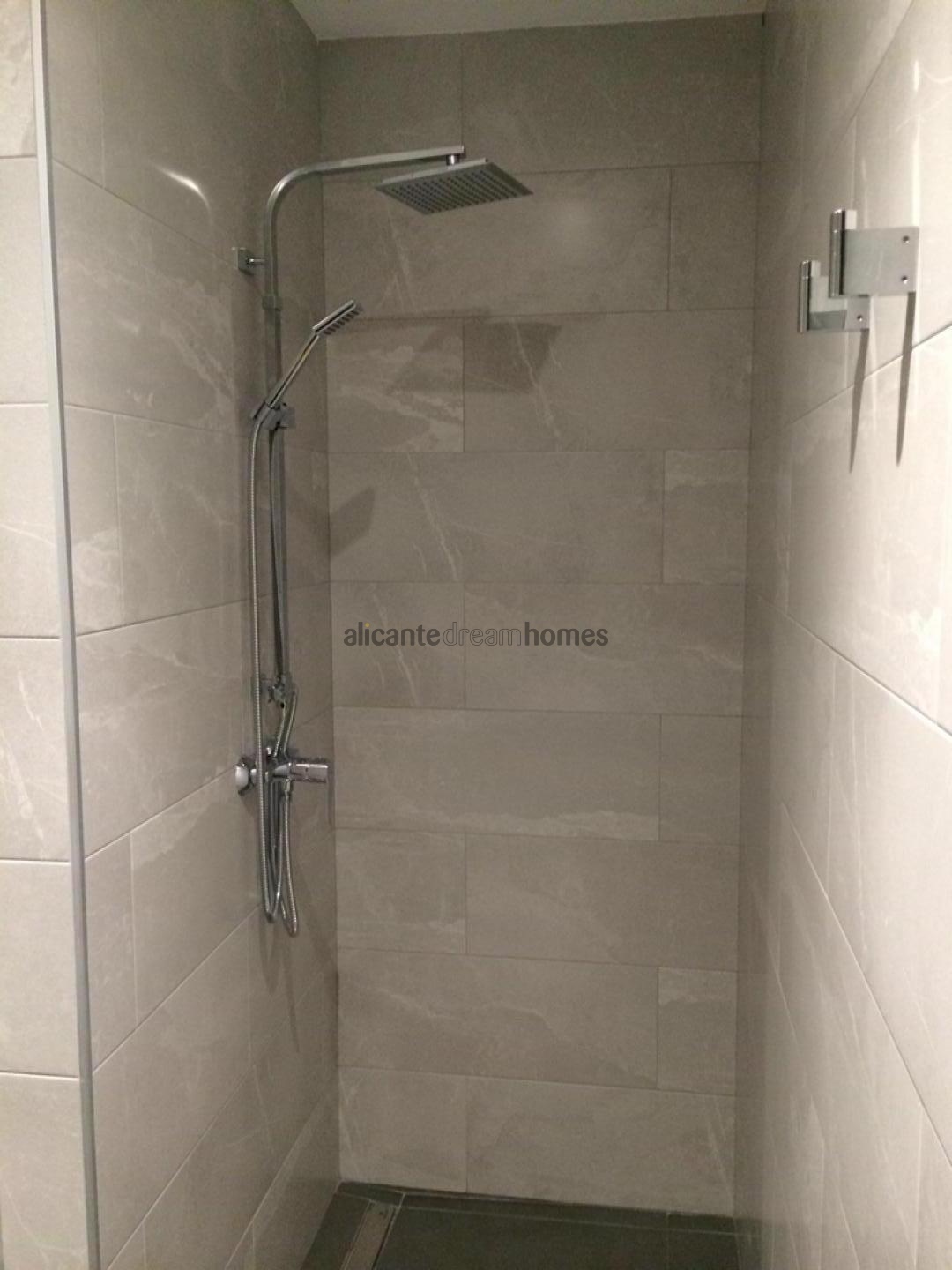 Resale - 3 Bedroom 2 Bathroom Villa in Pinoso -  - Alicante