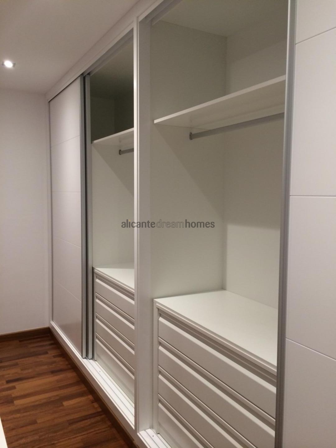 Resale - 3 Bedroom 2 Bathroom Villa in Pinoso -  - Alicante