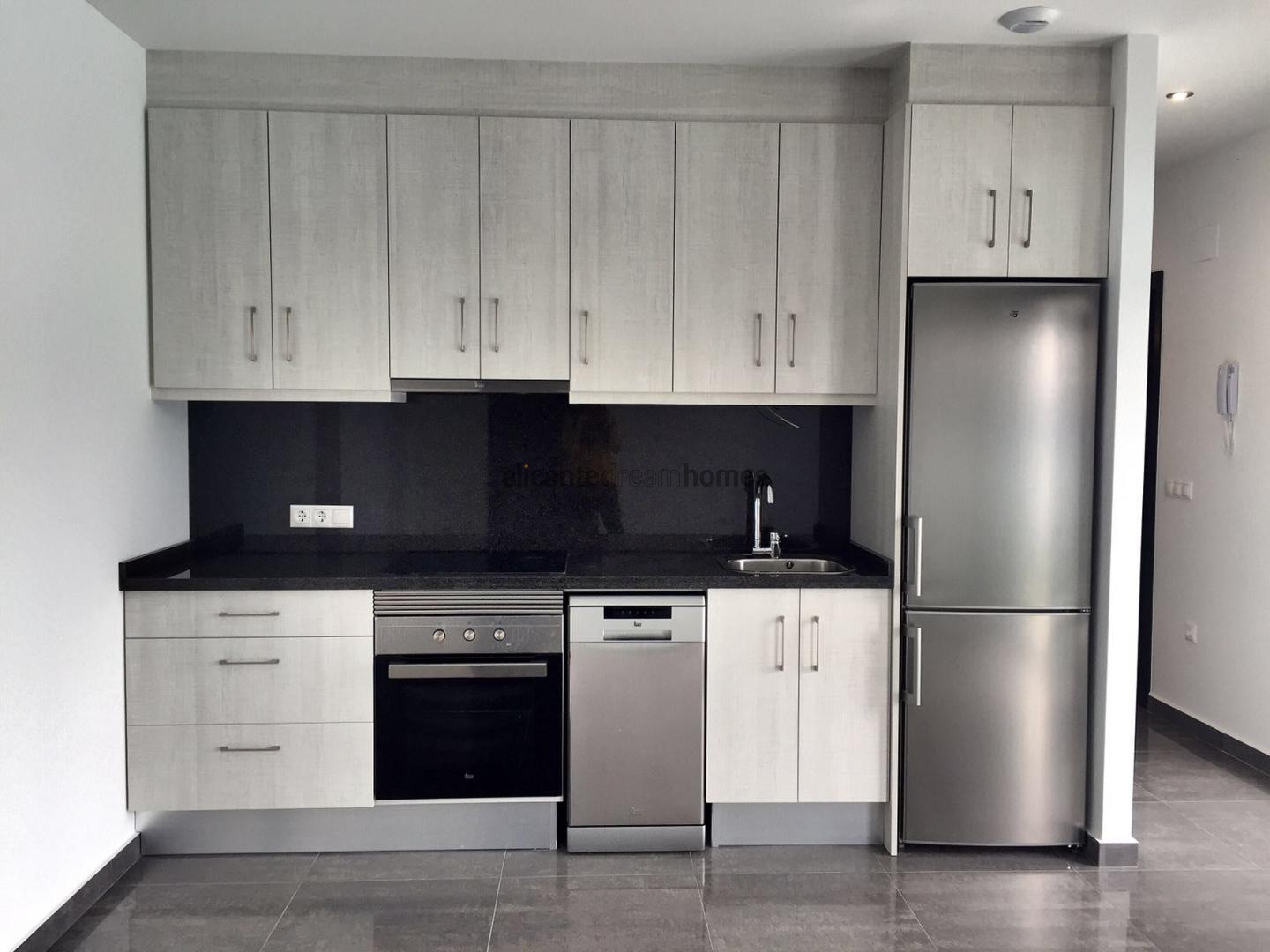 Resale - 3 Bedroom 2 Bathroom Villa in Pinoso -  - Alicante