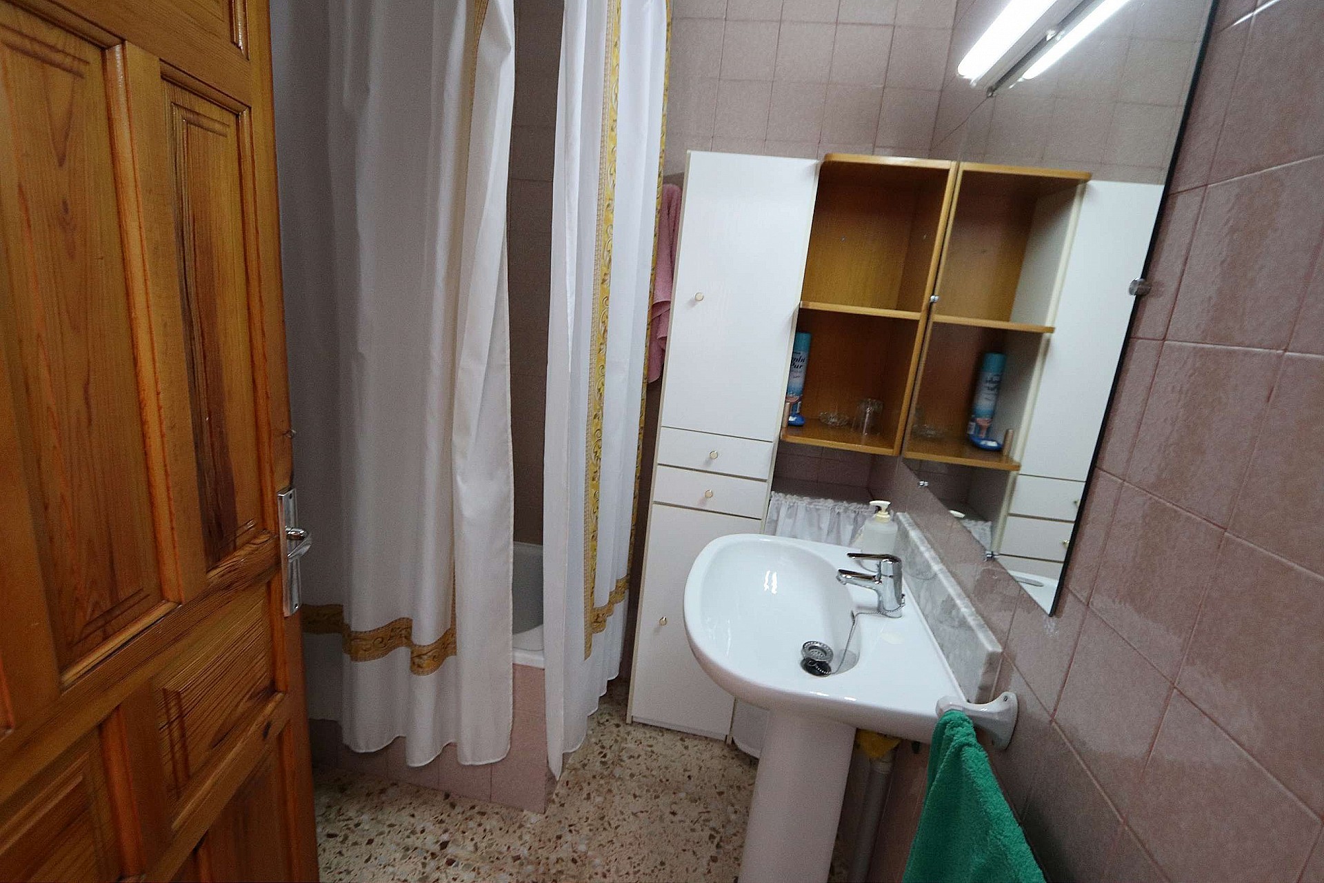 Sold - 4 Bedroom 1 Bathroom Townhouse in Yecla -  - Murcia