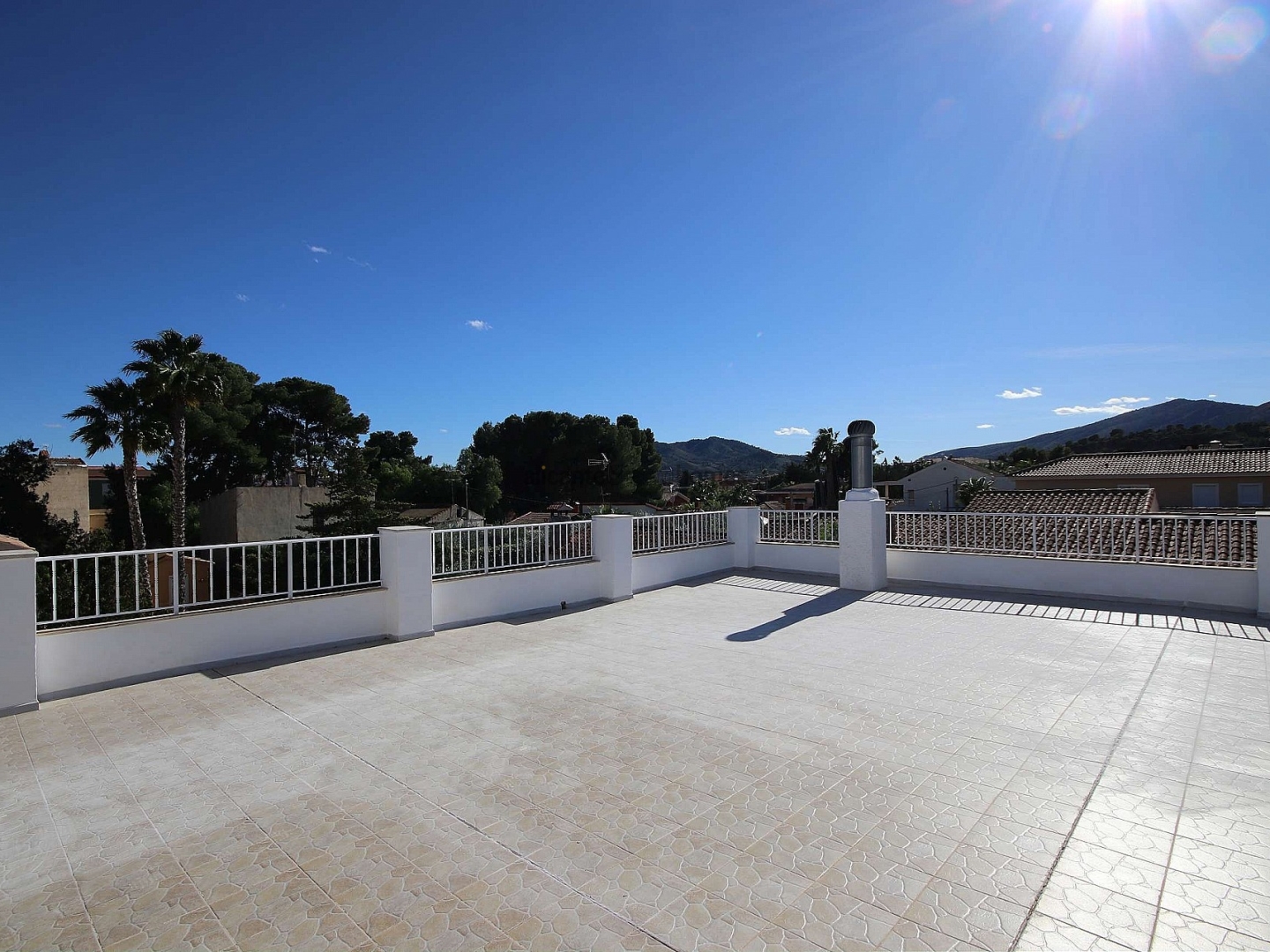 4 Bedroom 5 Bathroom Commercial in Monóvar