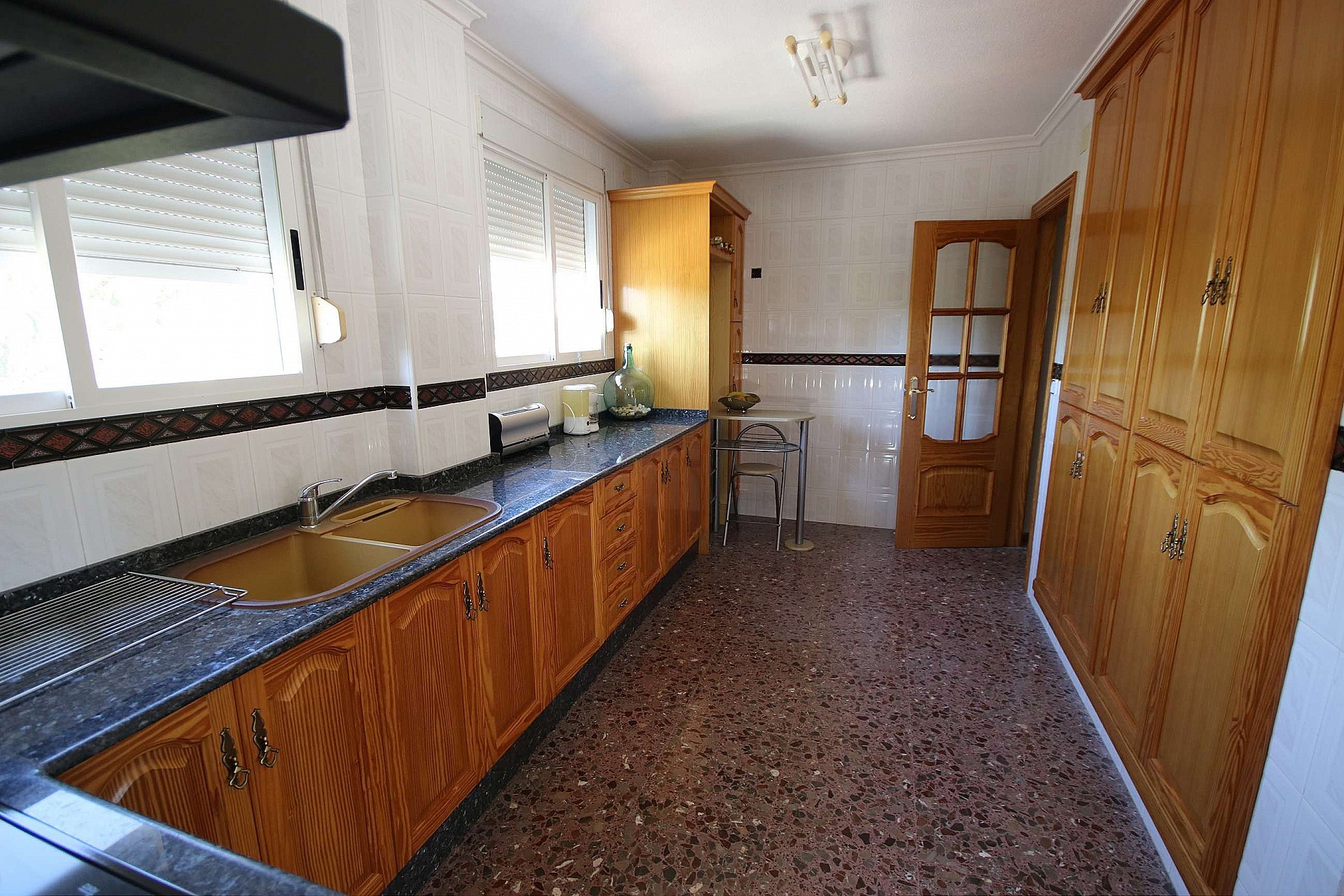 Sold - 4 Bedroom 5 Bathroom Commercial in Monovar -  - Alicante