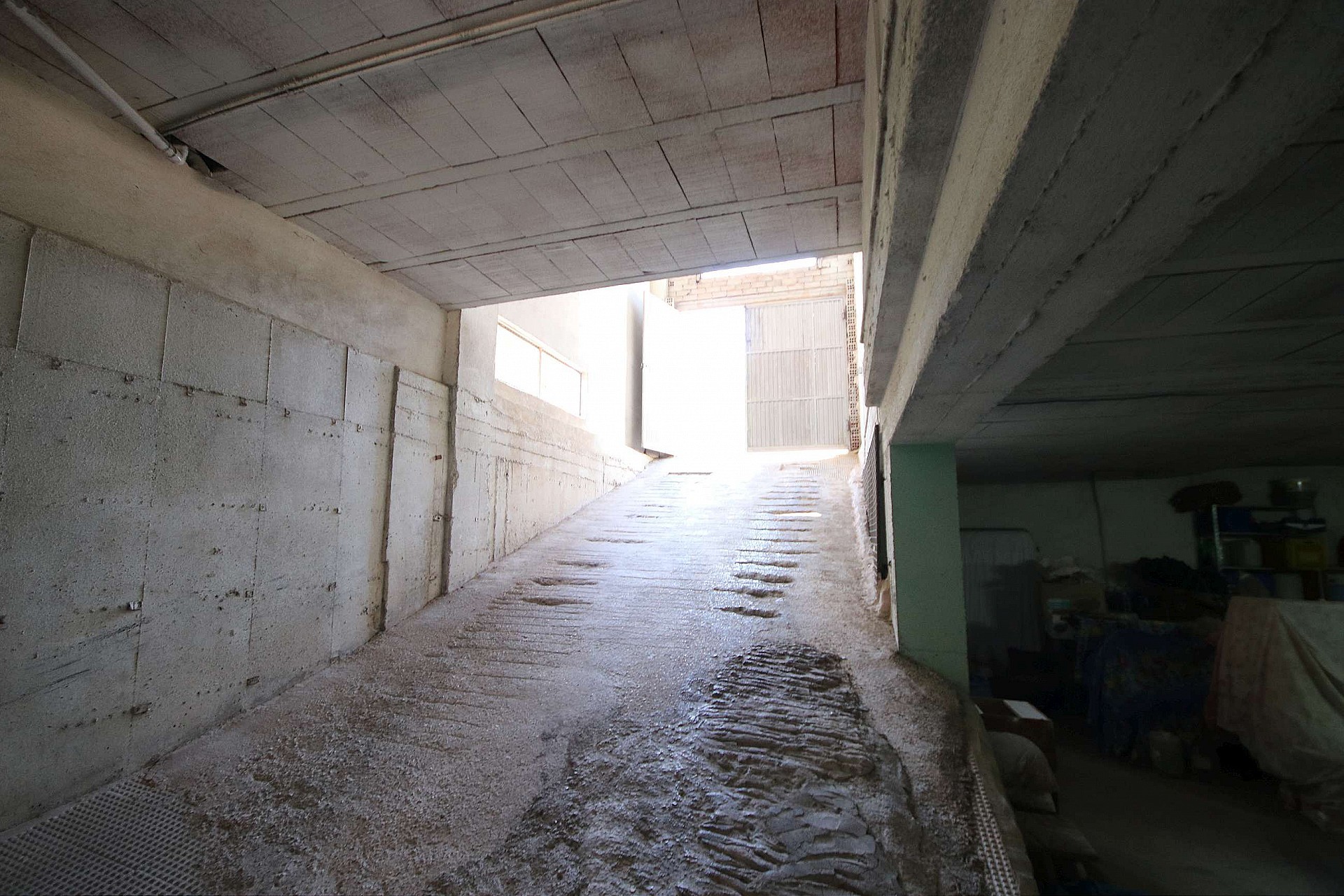 Sold - 4 Bedroom 5 Bathroom Commercial in Monovar -  - Alicante