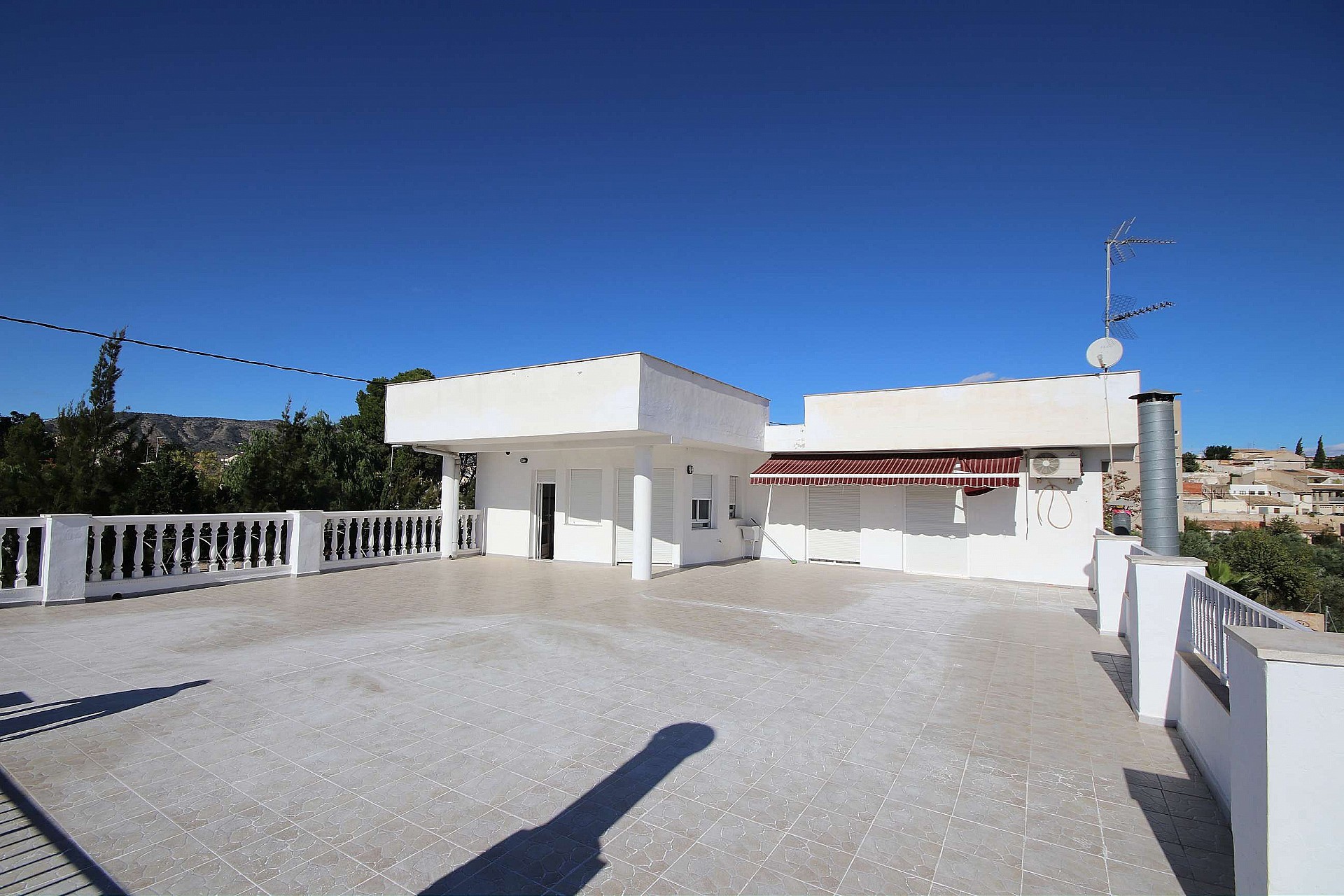Sold - 4 Bedroom 5 Bathroom Commercial in Monovar -  - Alicante