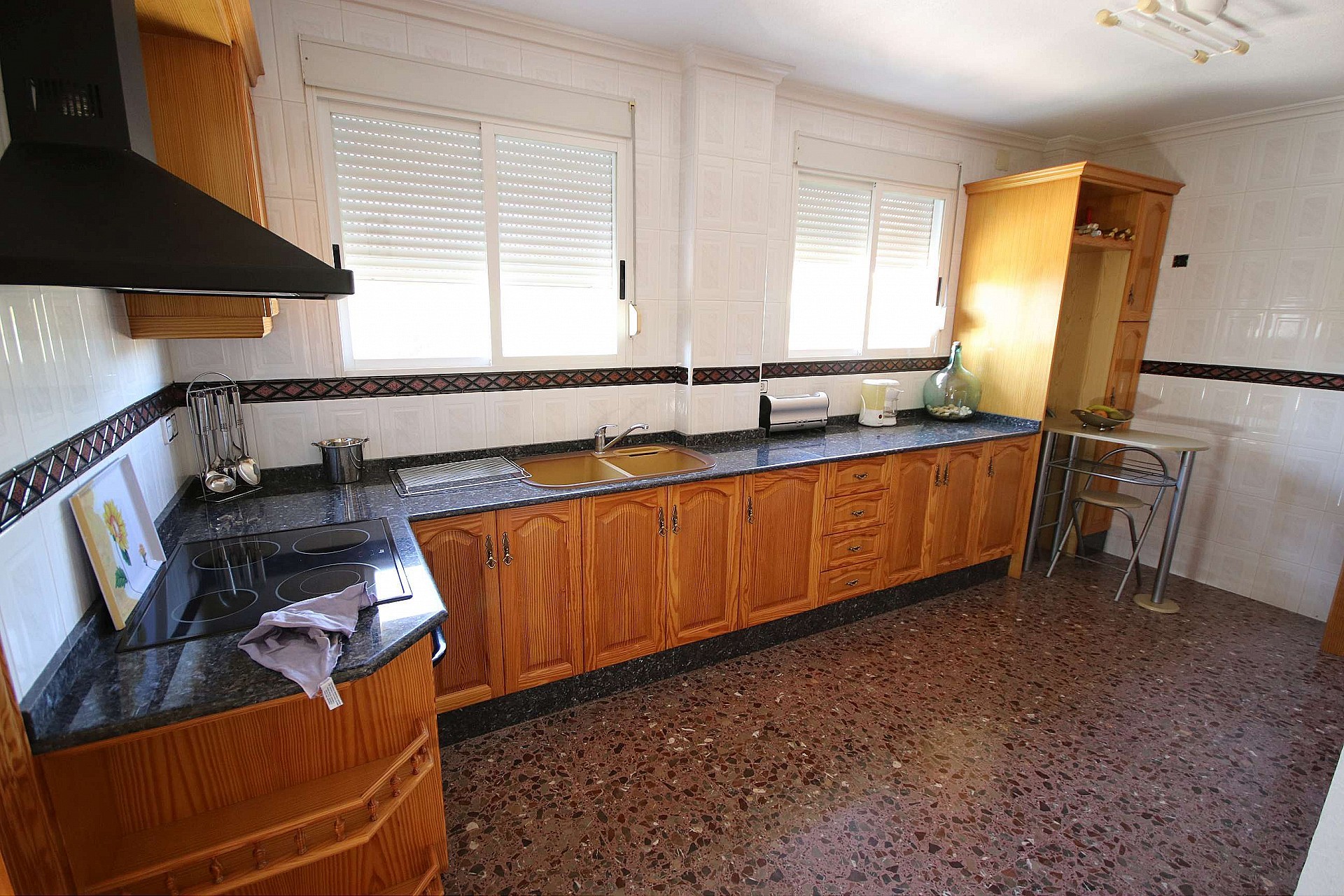 Sold - 4 Bedroom 5 Bathroom Commercial in Monovar -  - Alicante