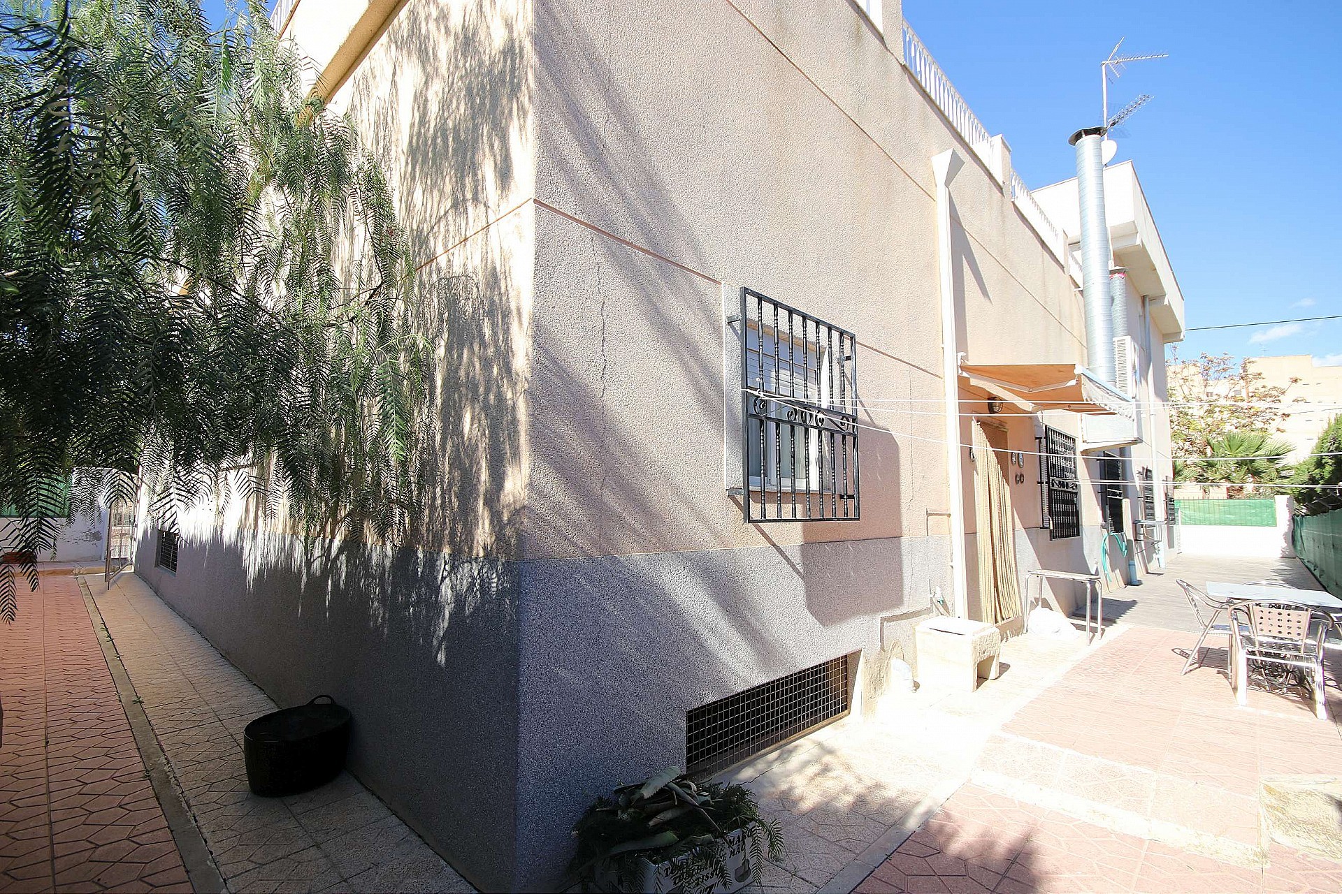 Sold - 4 Bedroom 5 Bathroom Commercial in Monovar -  - Alicante