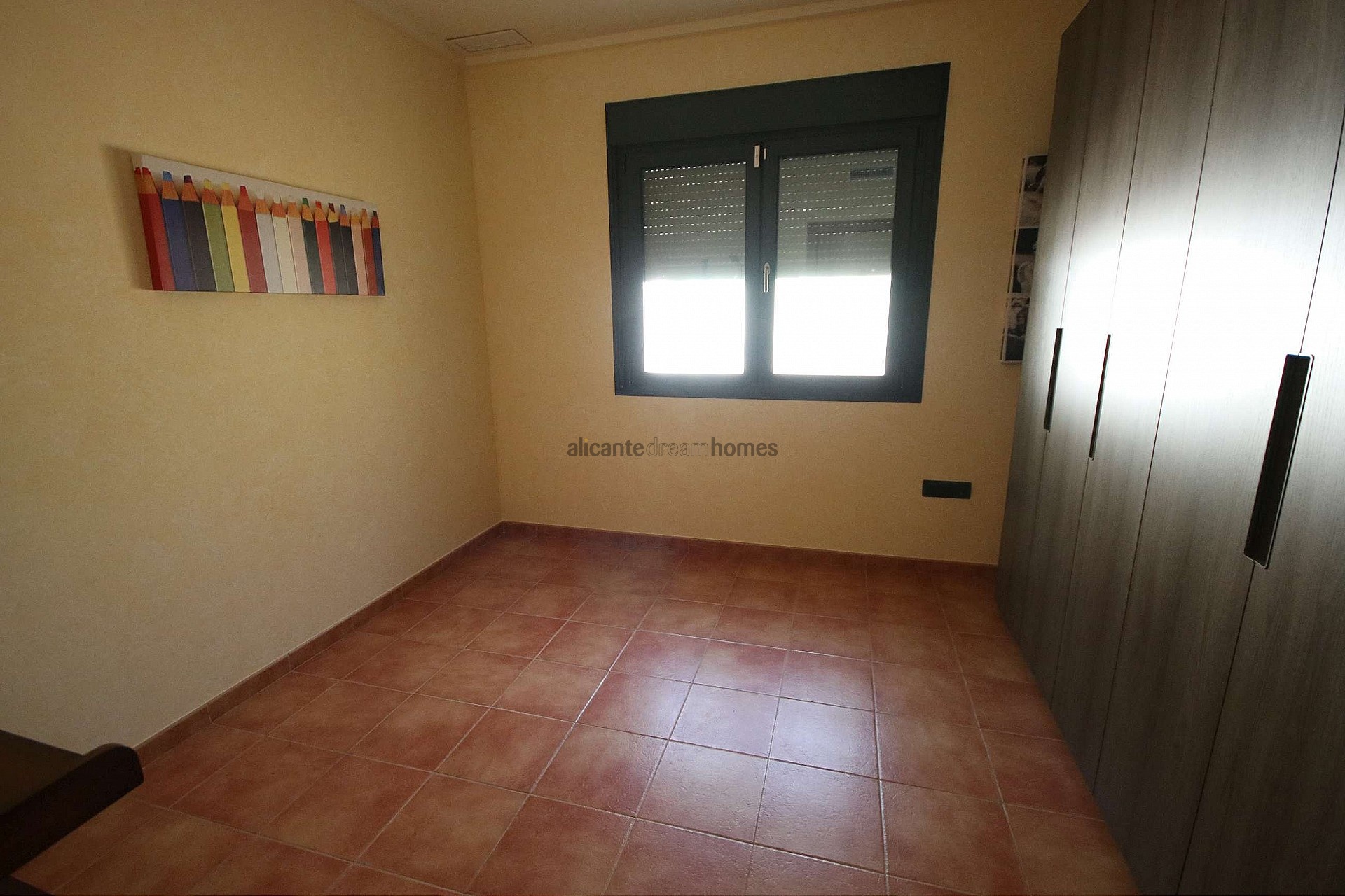 Resale - 4 Bedroom 2 Bathroom Villa in Petrer -  - Alicante
