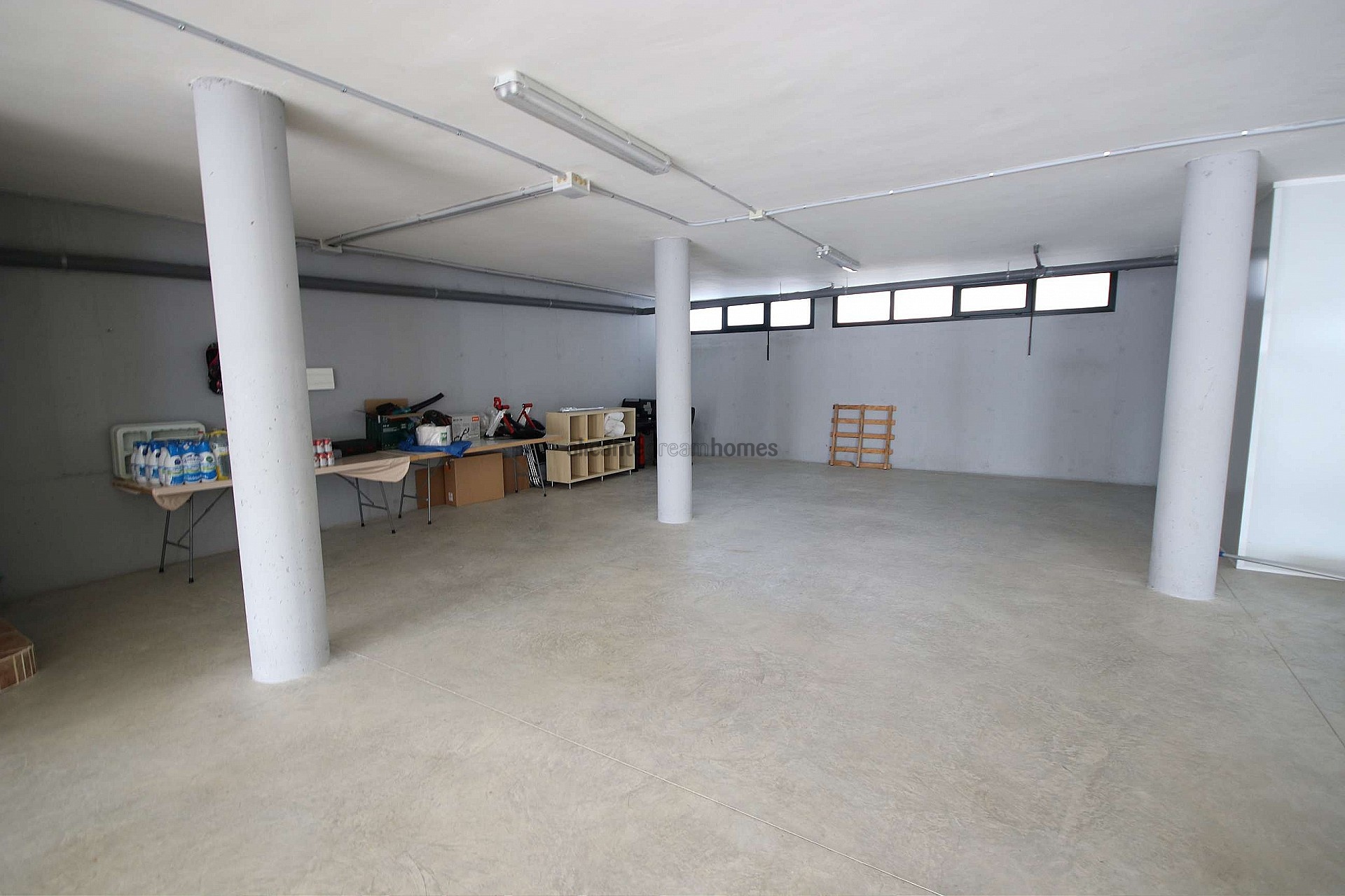 Resale - 4 Bedroom 2 Bathroom Villa in Petrer -  - Alicante