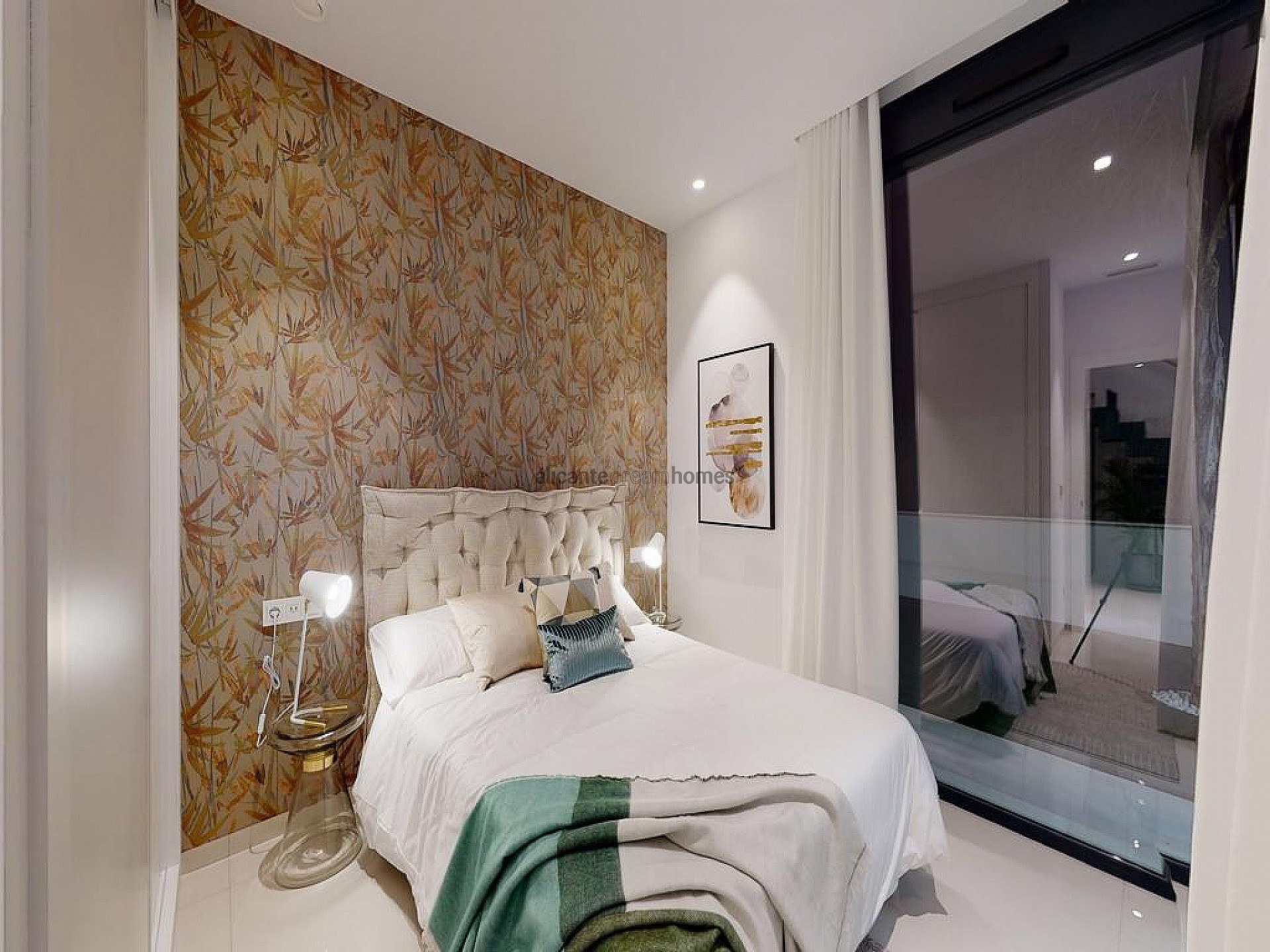 Resale - 3 Bedroom 3 Bathroom Villa in Benidorm -  - Alicante