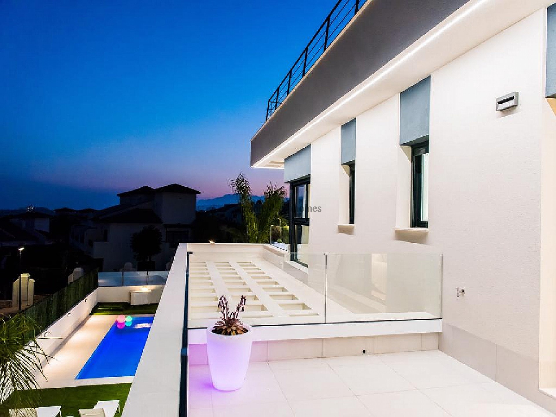 Resale - 3 Bedroom 3 Bathroom Villa in Benidorm -  - Alicante