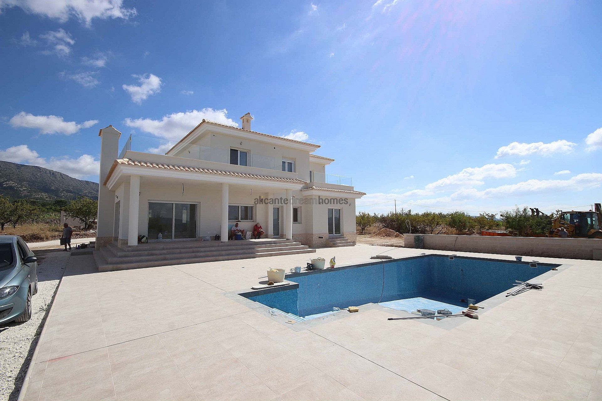 Resale - 4 Bedroom 3 Bathroom Villa in Pinoso -  - Alicante