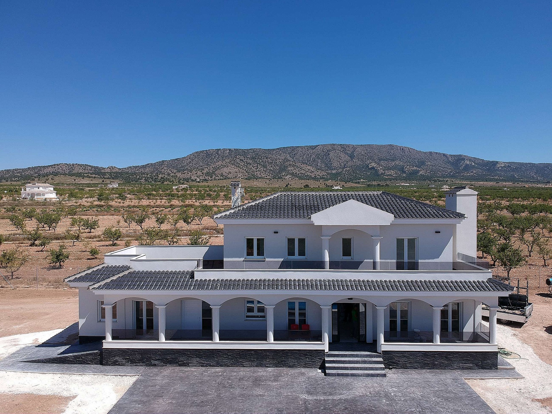 Resale - 4 Bedroom 3 Bathroom Villa in Pinoso -  - Alicante