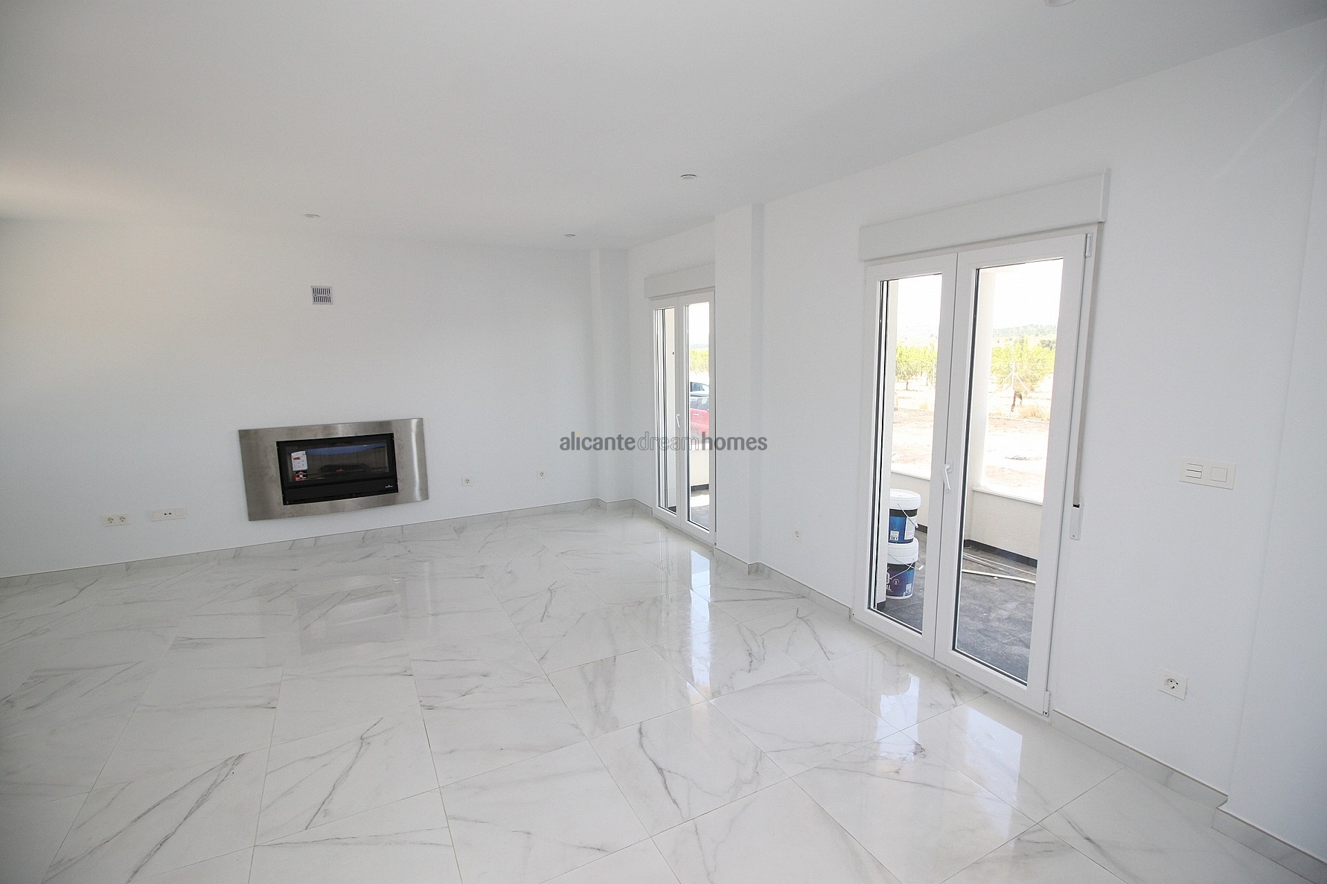 Resale - 4 Bedroom 3 Bathroom Villa in Pinoso -  - Alicante
