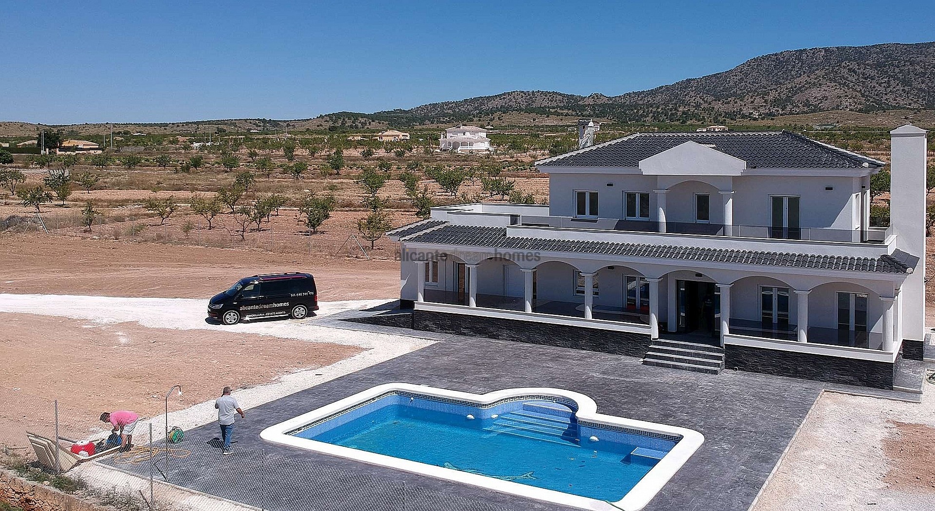 Resale - 4 Bedroom 3 Bathroom Villa in Pinoso -  - Alicante
