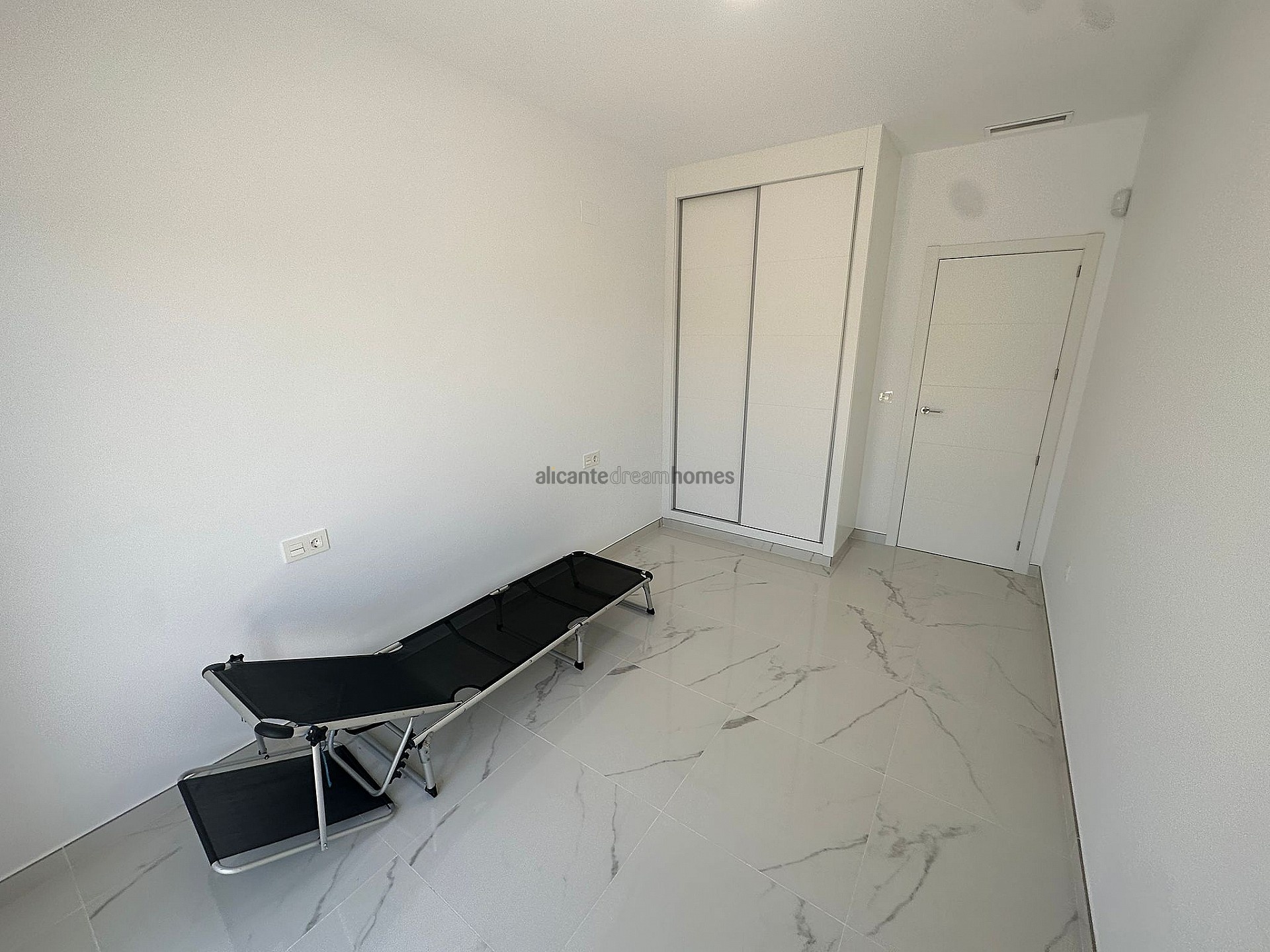Resale - 4 Bedroom 3 Bathroom Villa in Pinoso - , Pinoso, Alicante, Spain - Alicante