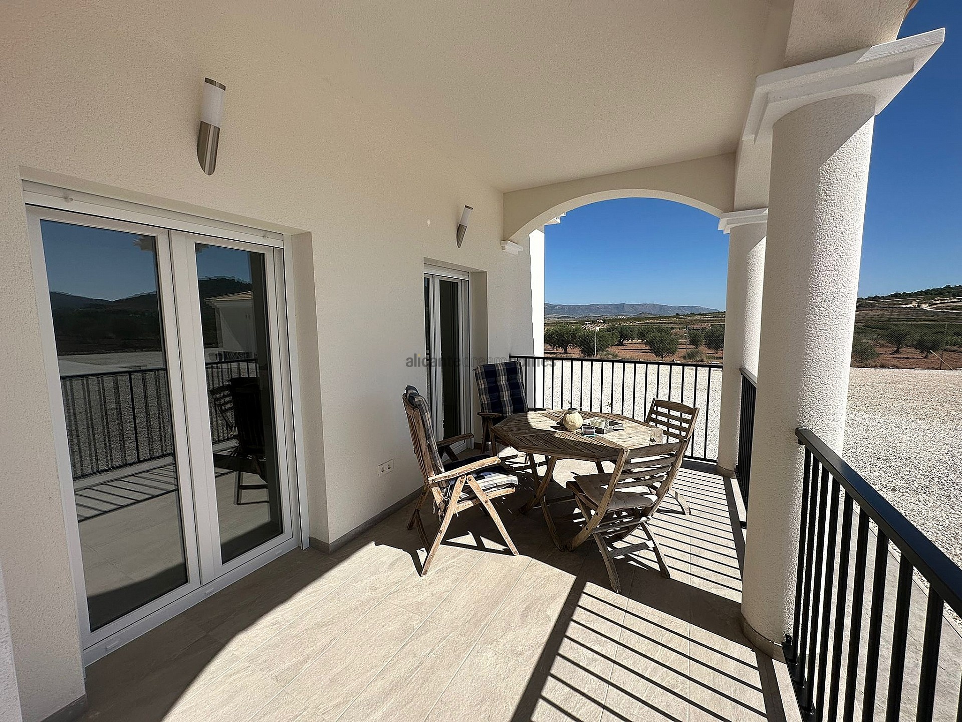 Resale - 4 Bedroom 3 Bathroom Villa in Pinoso - , Pinoso, Alicante, Spain - Alicante